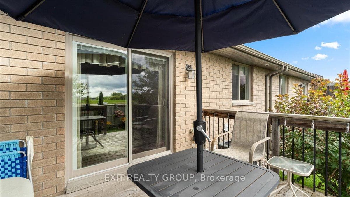 14 Cortland Crescent photo 26