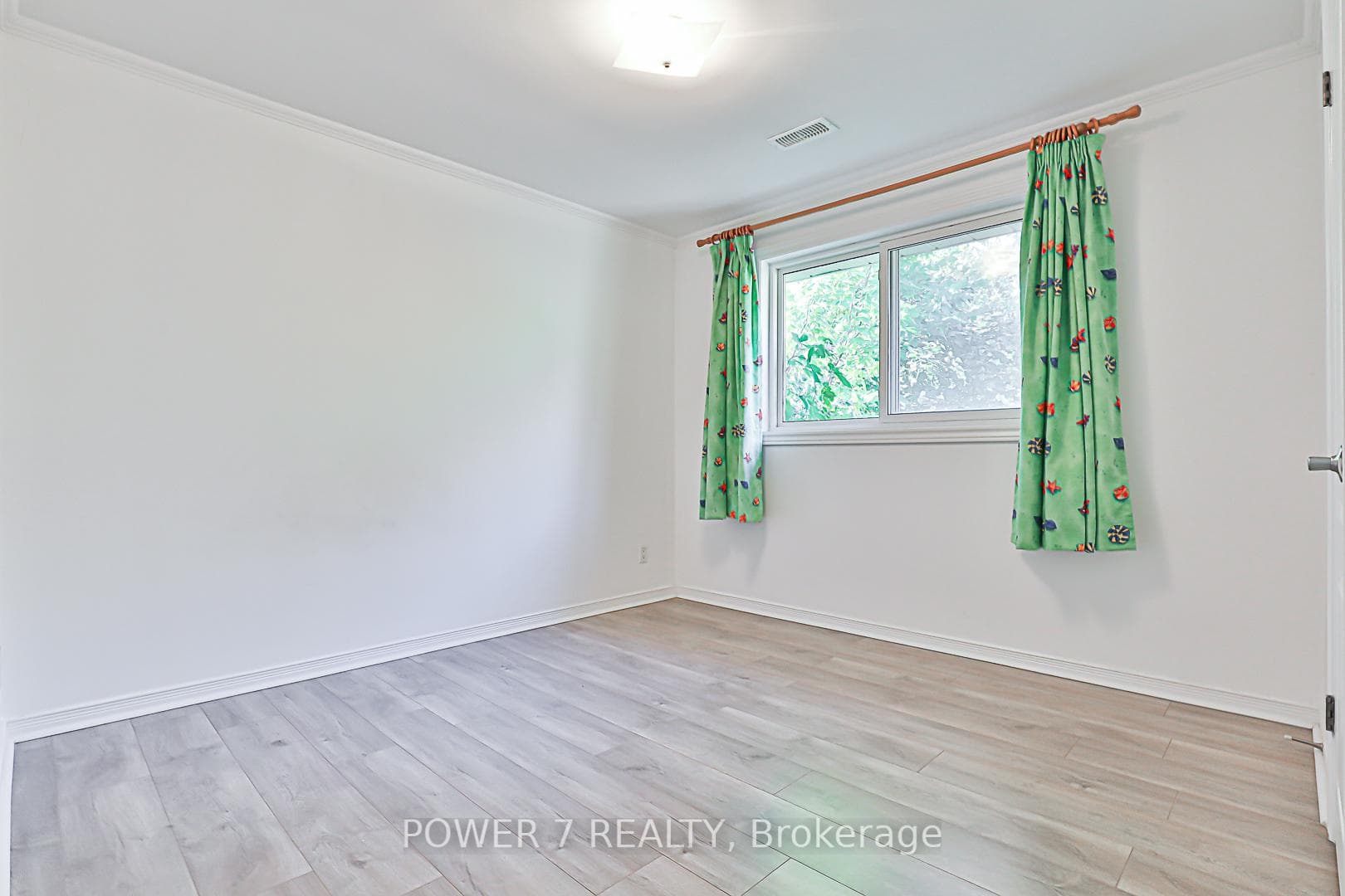 162 Maxome Avenue photo 24
