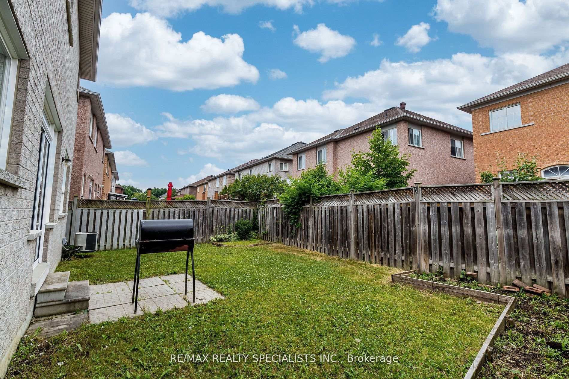 370 Westway Crescent photo 39