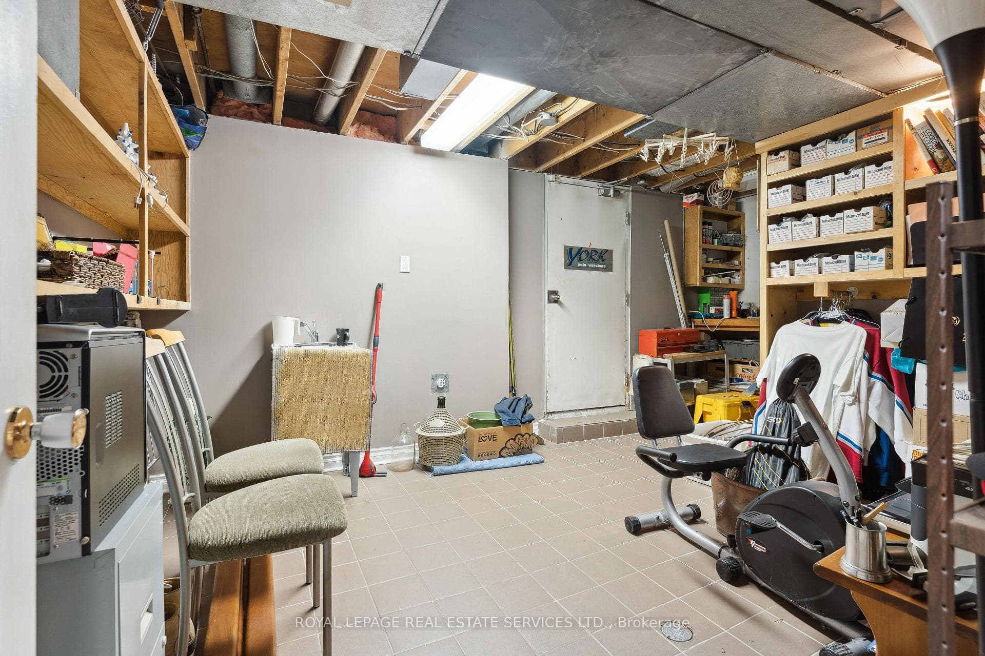 116 Clement Road photo 39