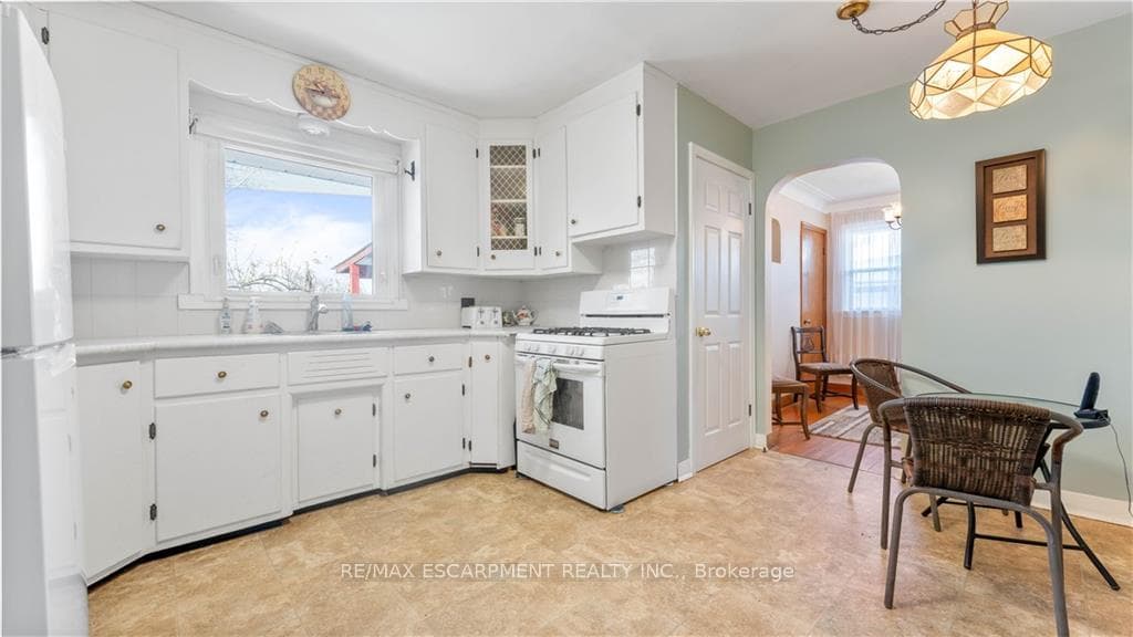 12 Willowdale Street photo 11