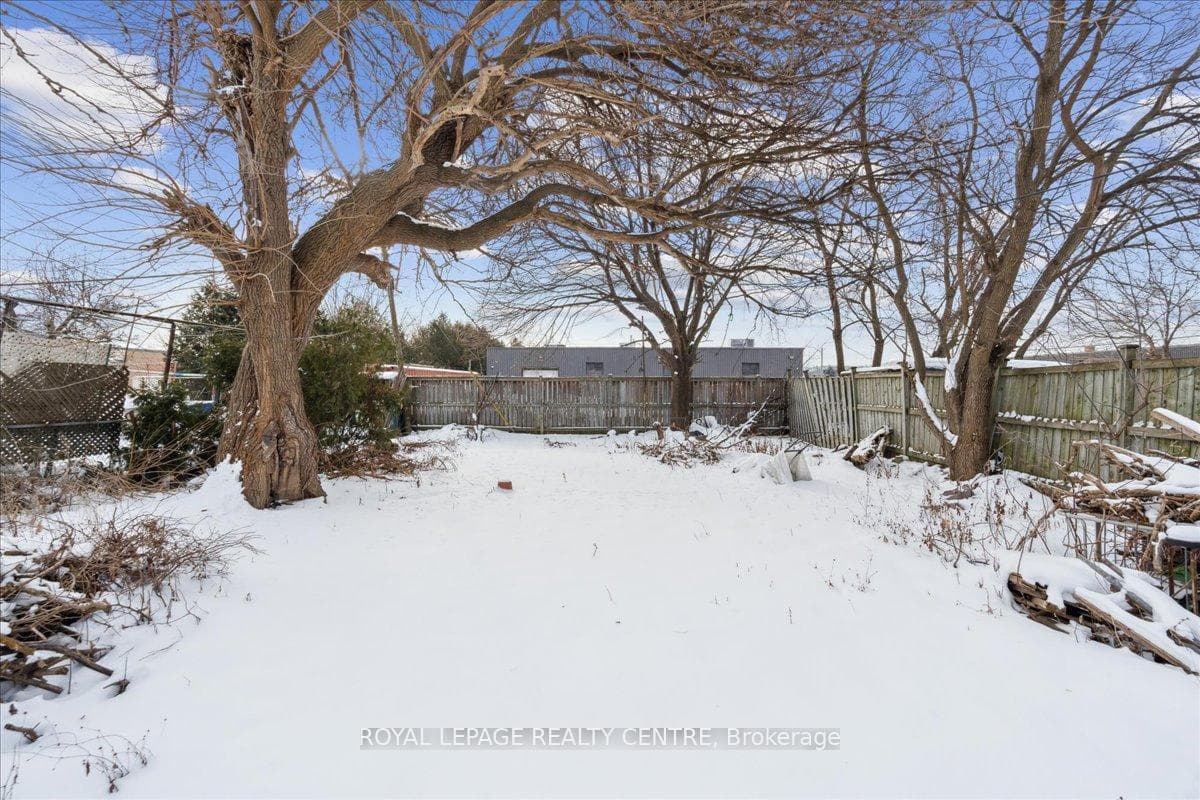 75 Bentworth Avenue photo 18
