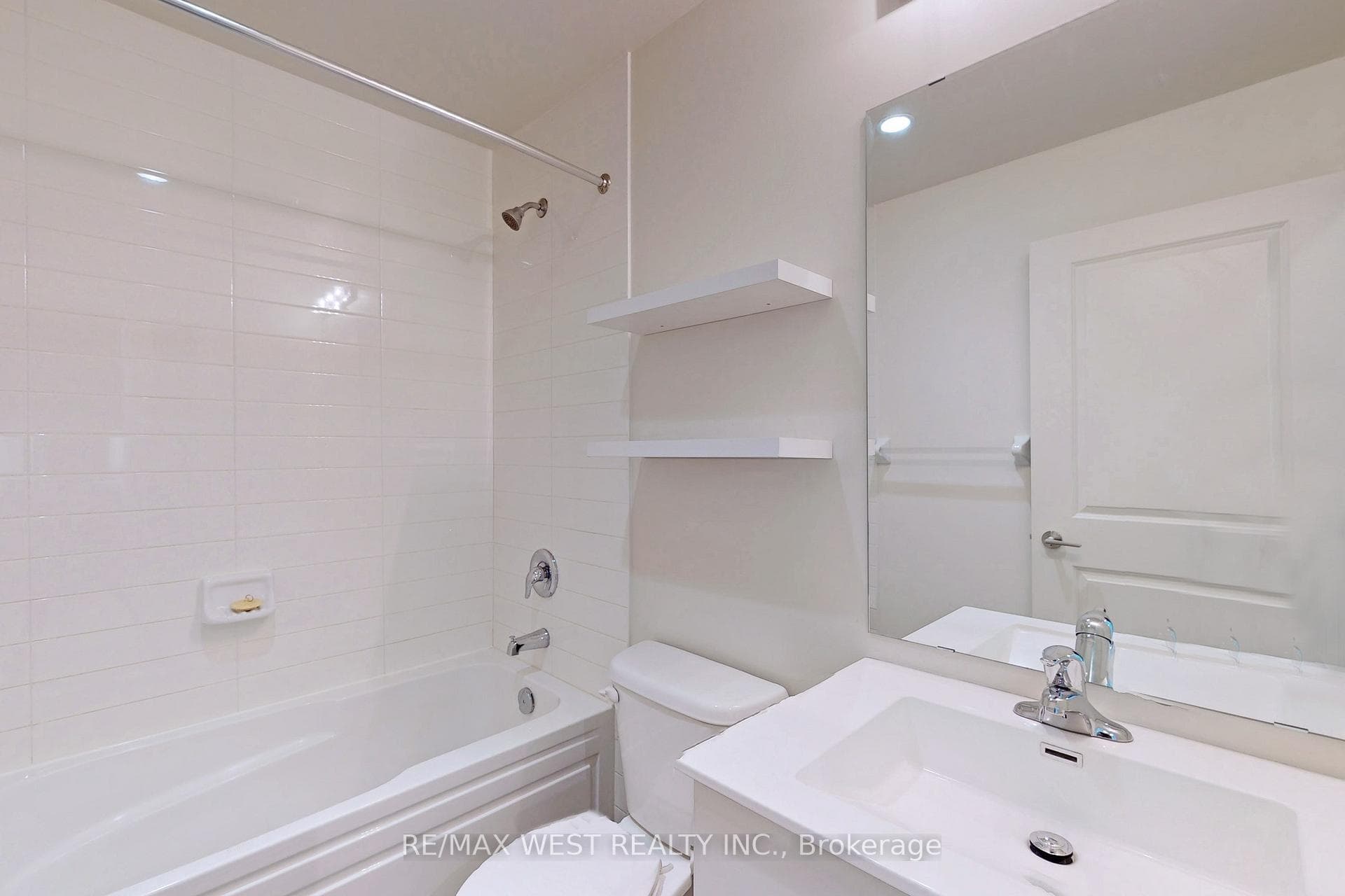 39 Annie Craig Drive Unit 903 photo 13