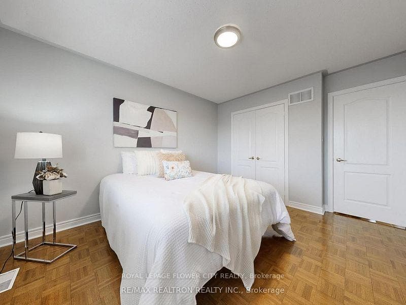 60 Colombo Crescent Unit Main photo 10