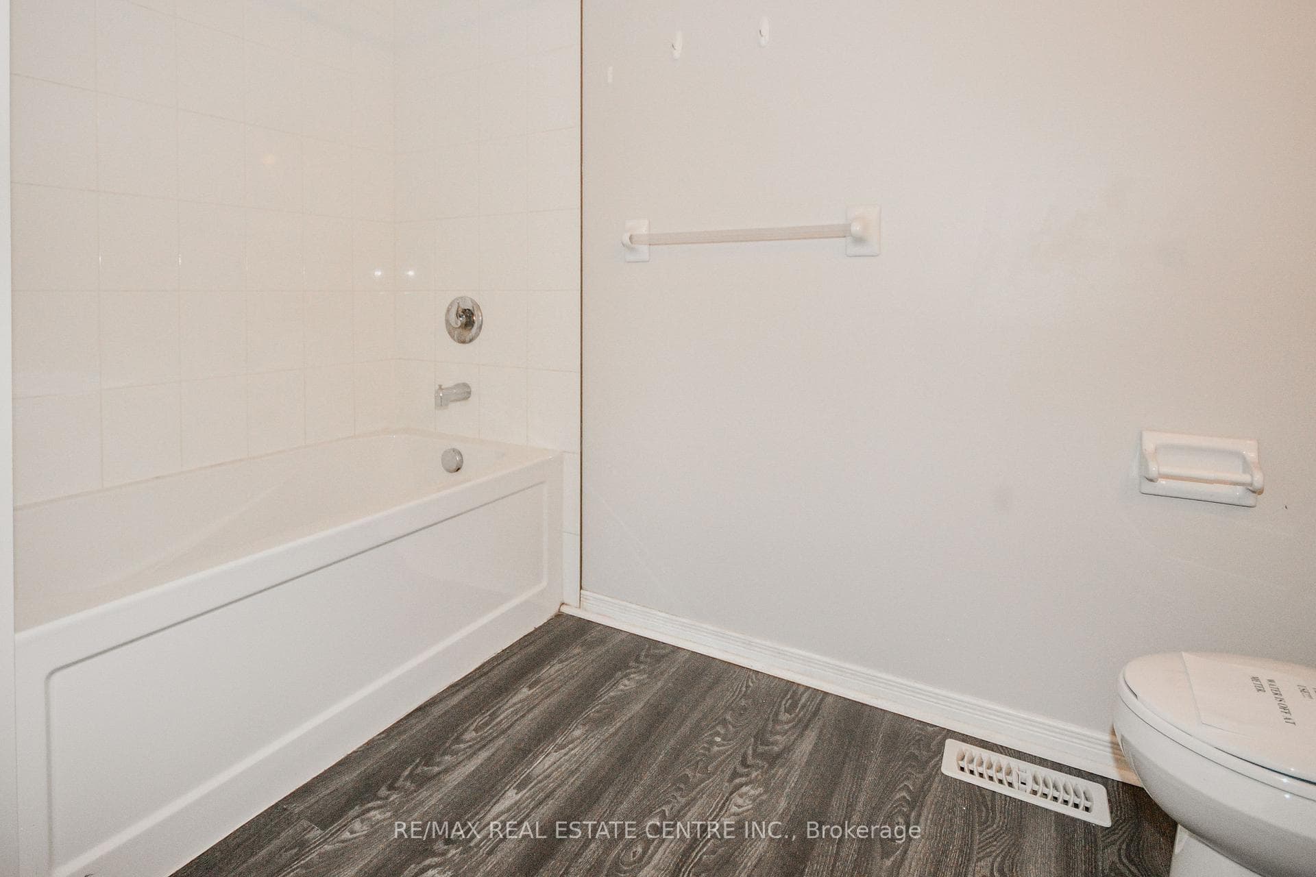 50 Pinnacle Drive Unit 20 photo 14