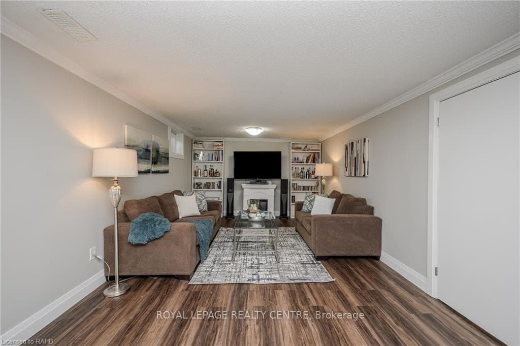 669 Francis Road Unit 2 photo 20