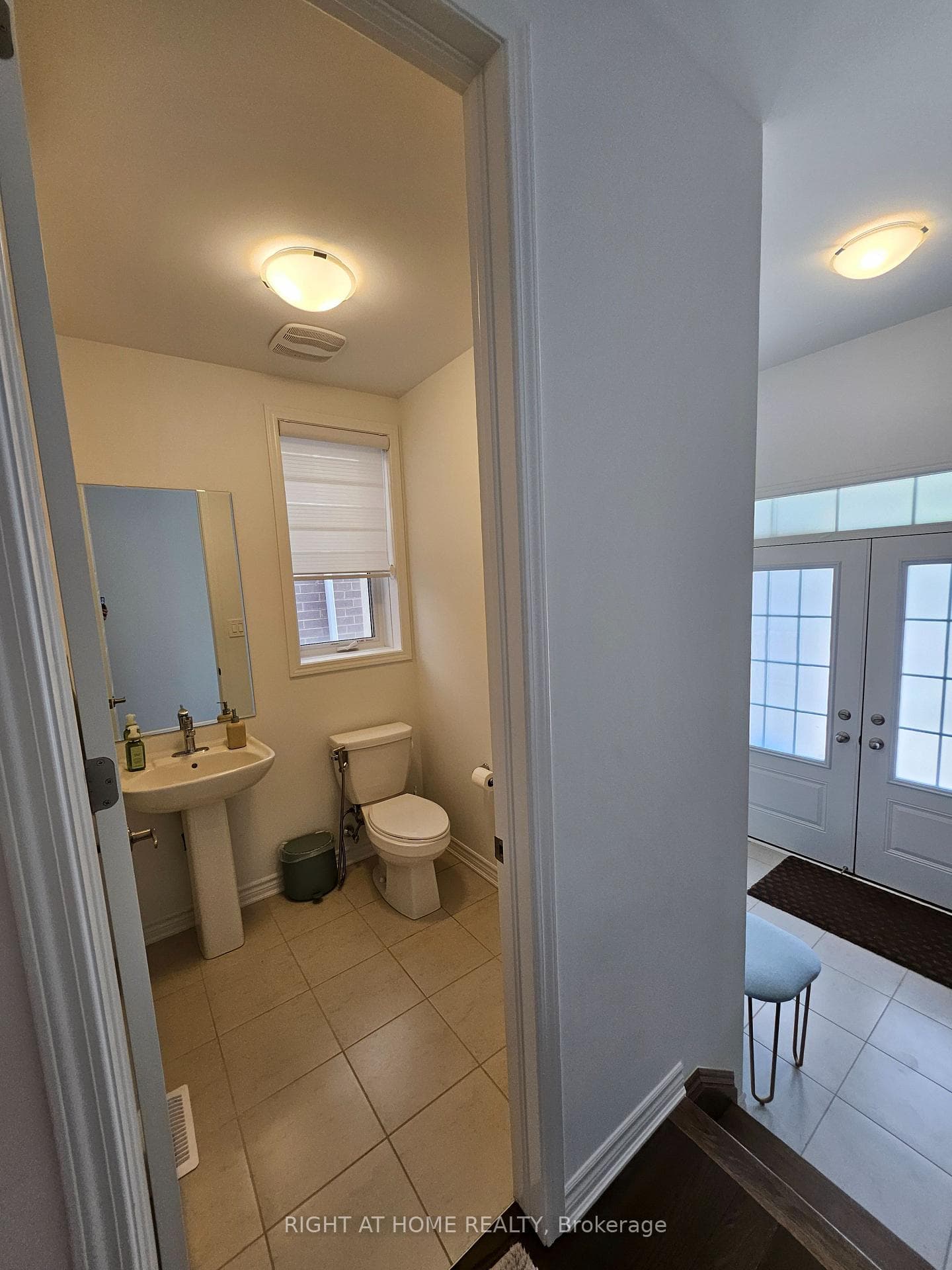 1615 Severn Drive Unit Upper photo 4