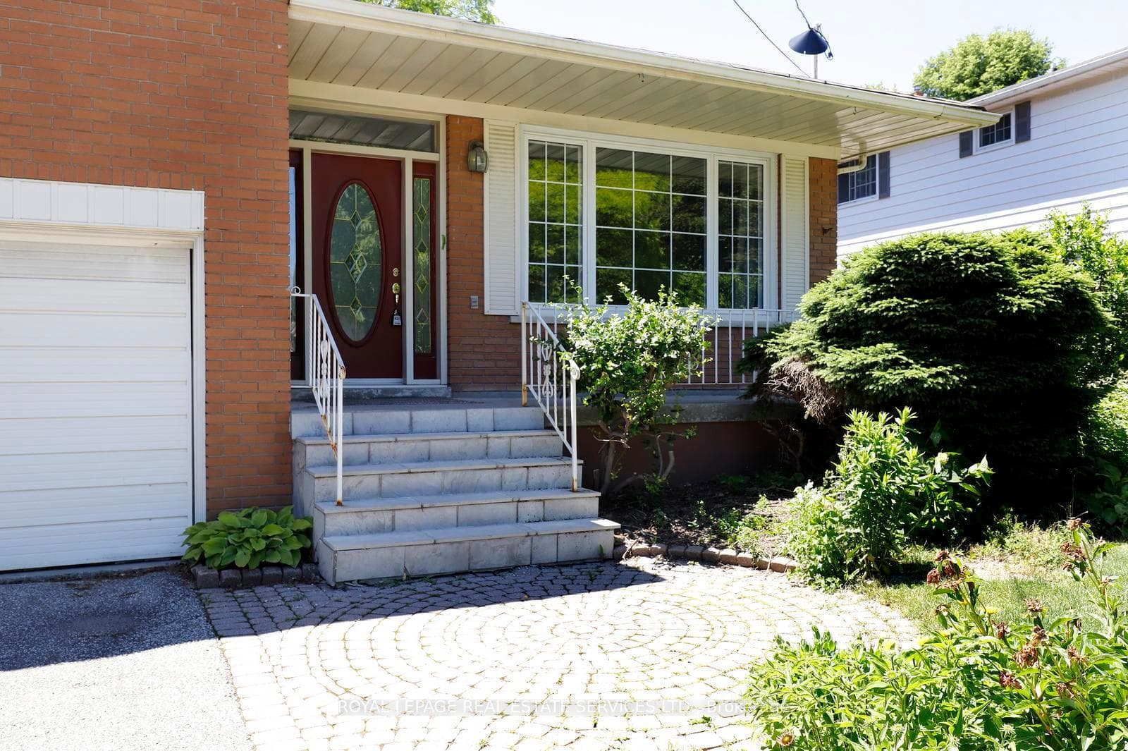 1492 Hillgrove Road photo 2