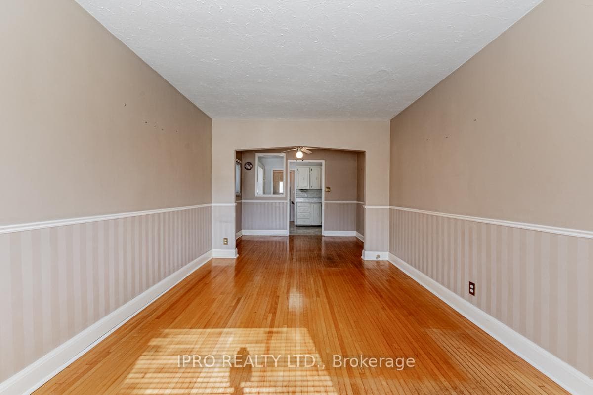 74 Hollis Avenue photo 6