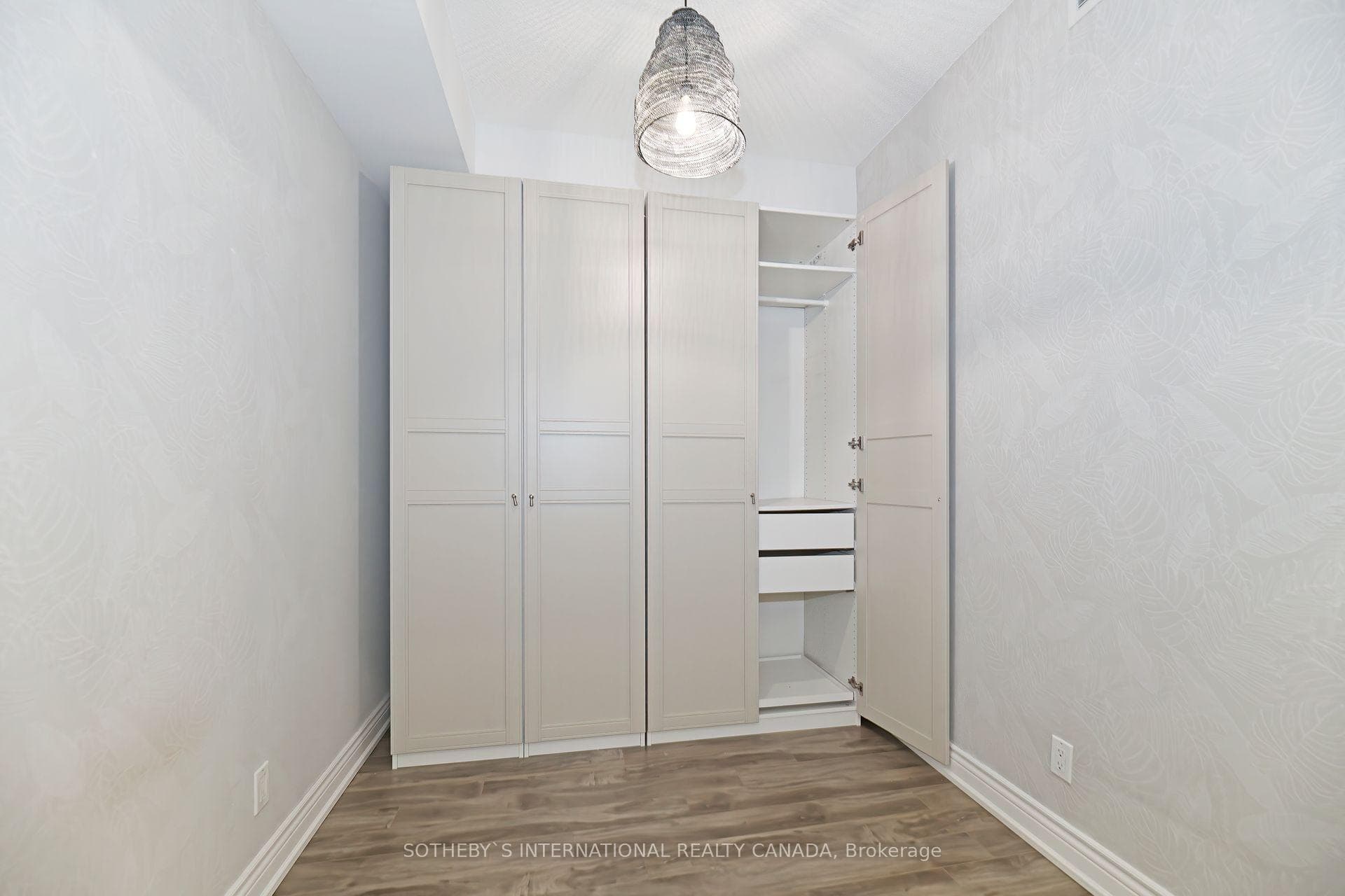 35 Hayden Street Unit 907 photo 8