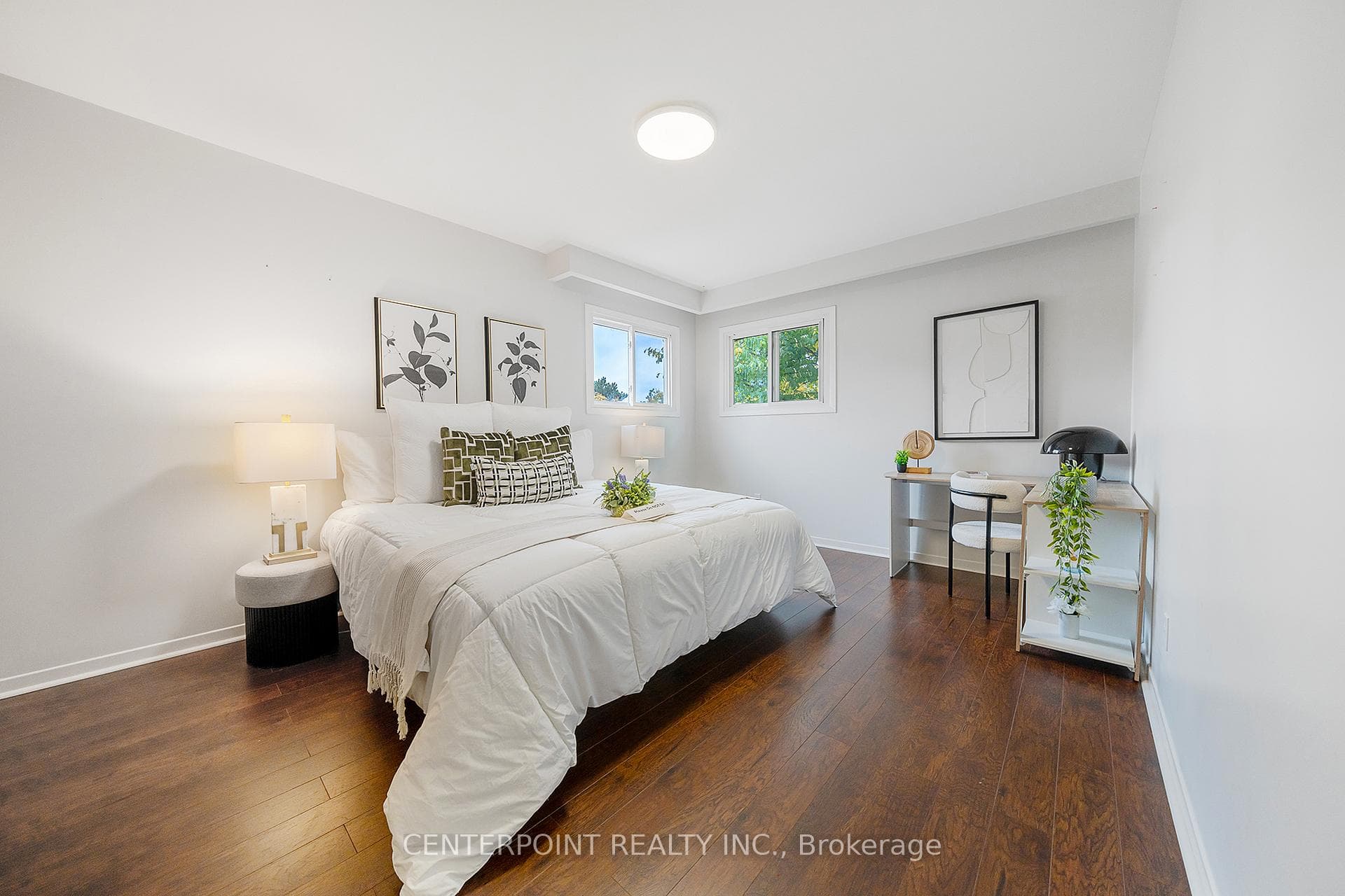 82 Van Horne Avenue photo 24