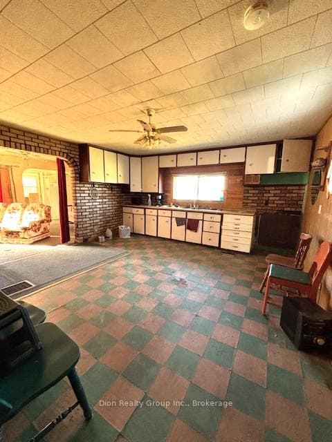 2006 Tarzwell Lane photo 10