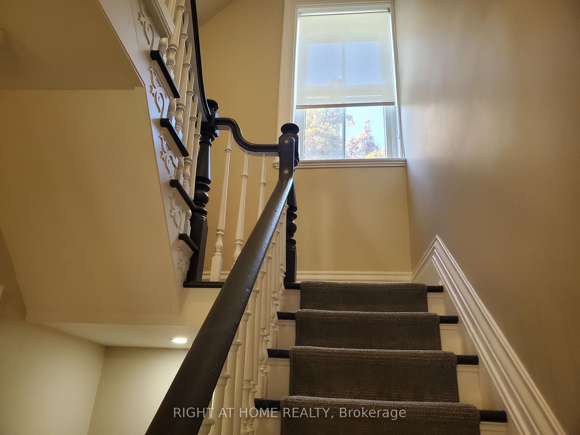 10058 Yonge Street photo 15