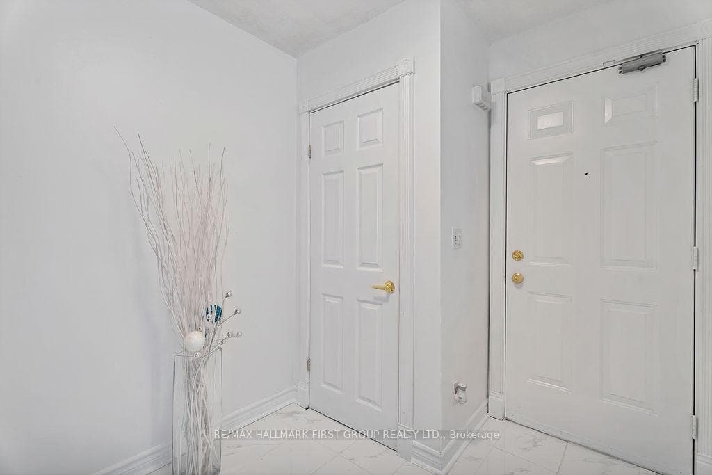 506 Normandy Street Unit 14 photo 5