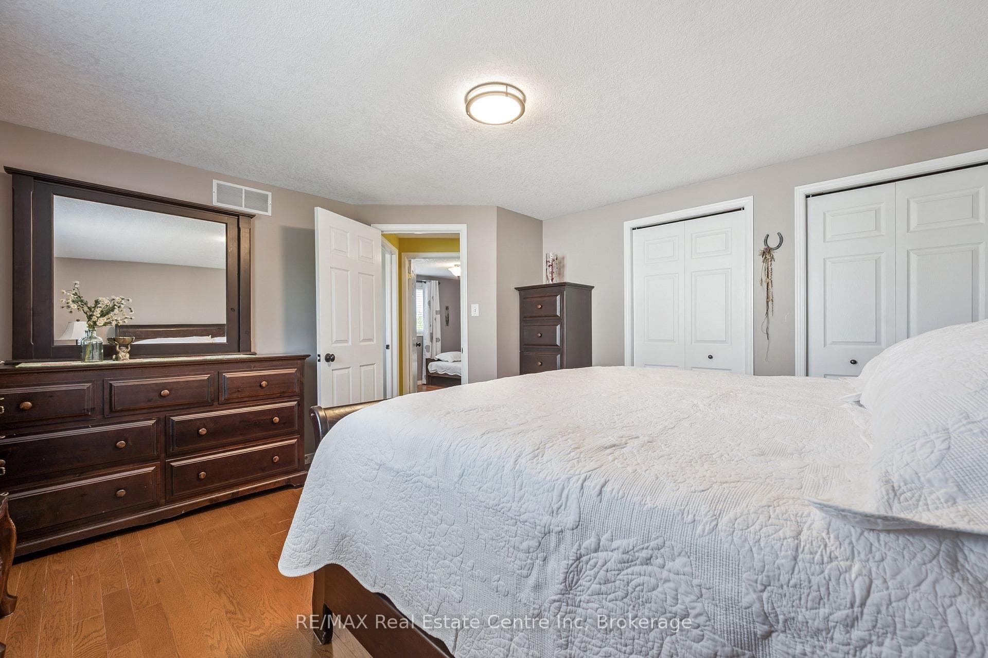 76 Abbeywood Crescent photo 32