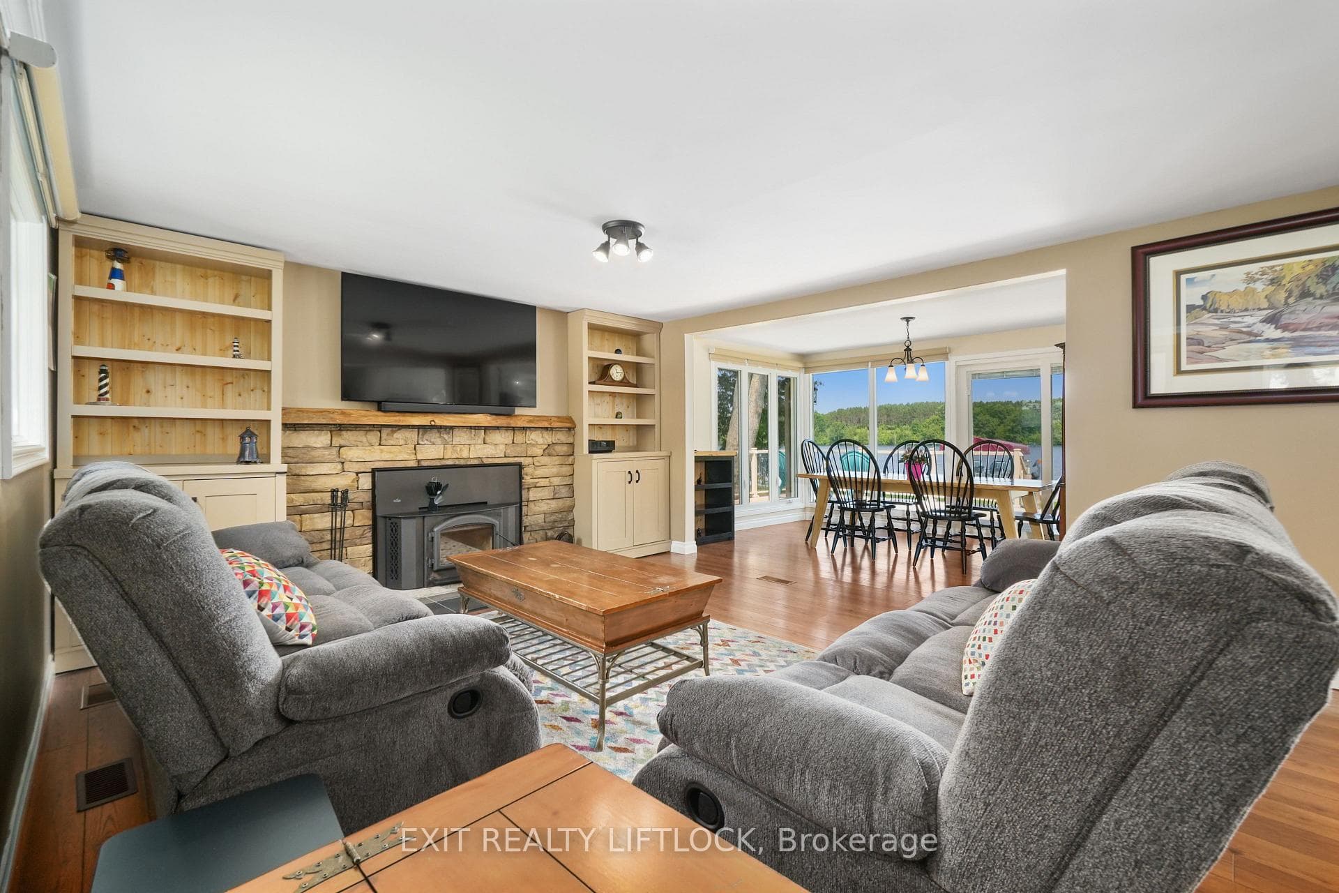 25 Edgewater Drive photo 13