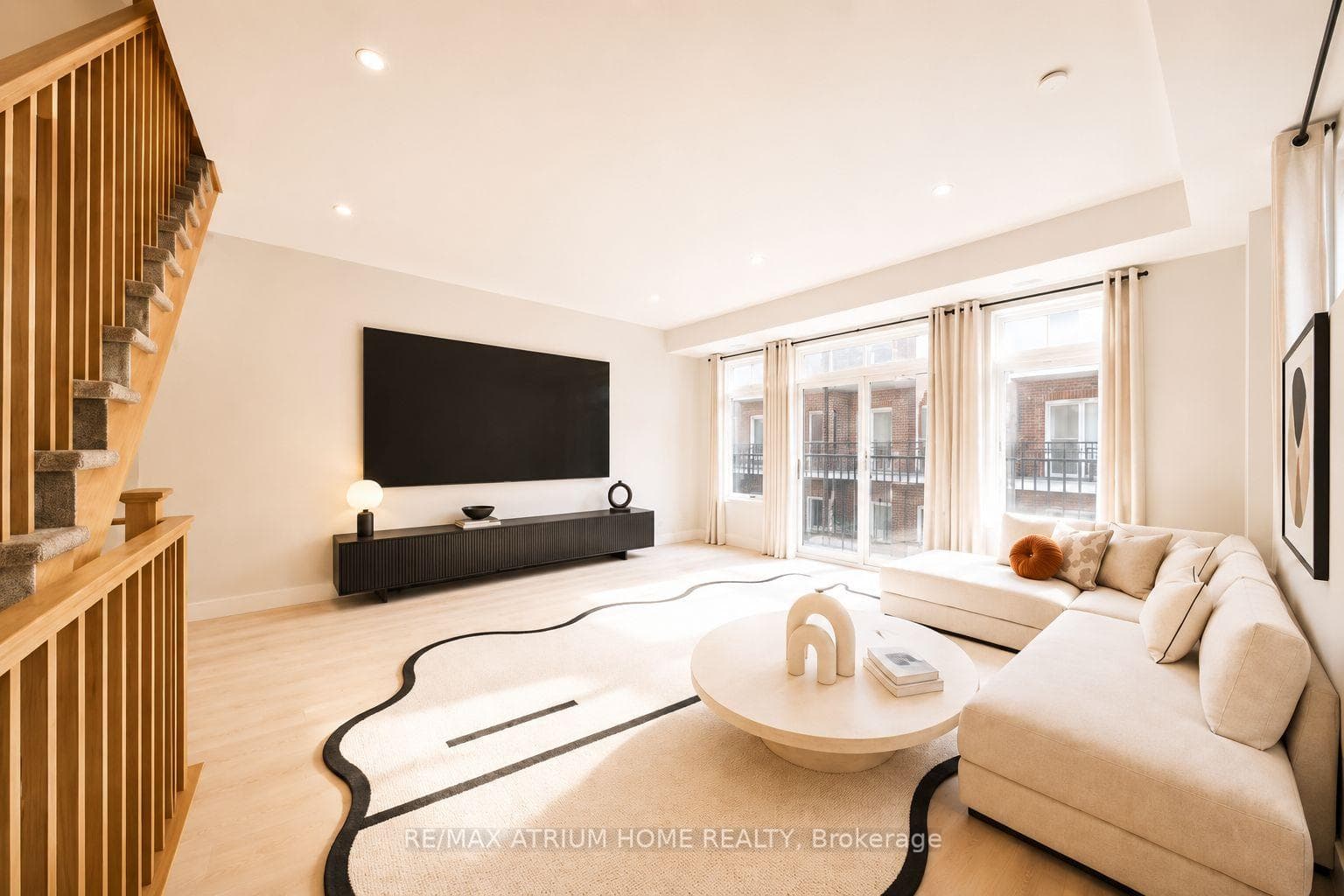 1 Sissons Way photo 3