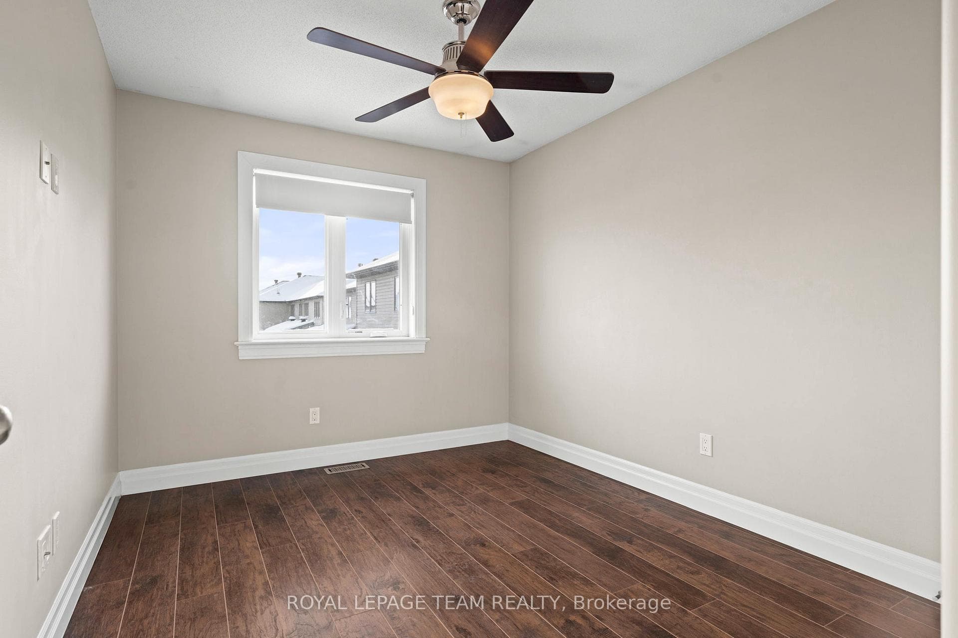 165 Woodhurst Crescent photo 25
