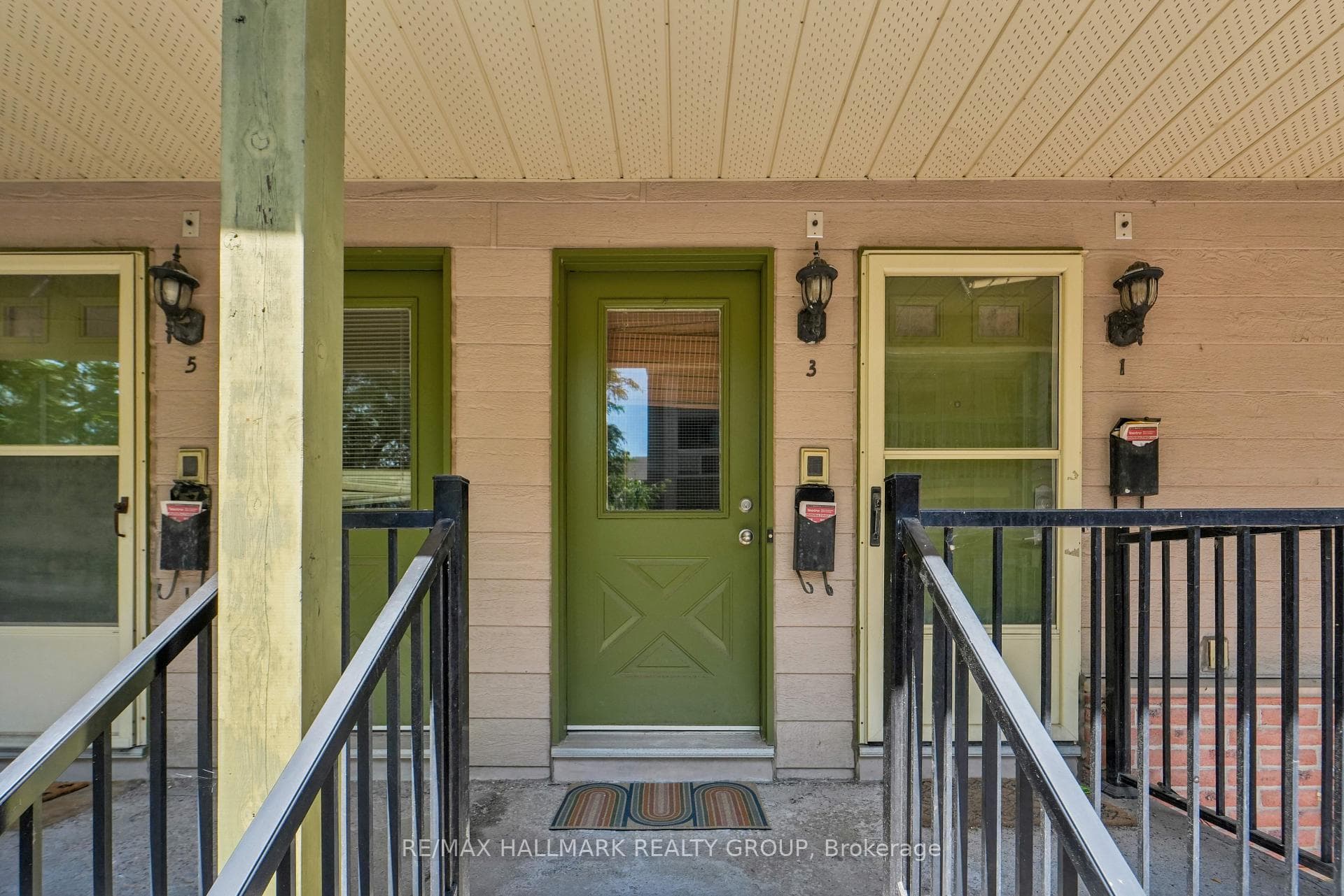 268 Presland Road Unit 3 photo 3