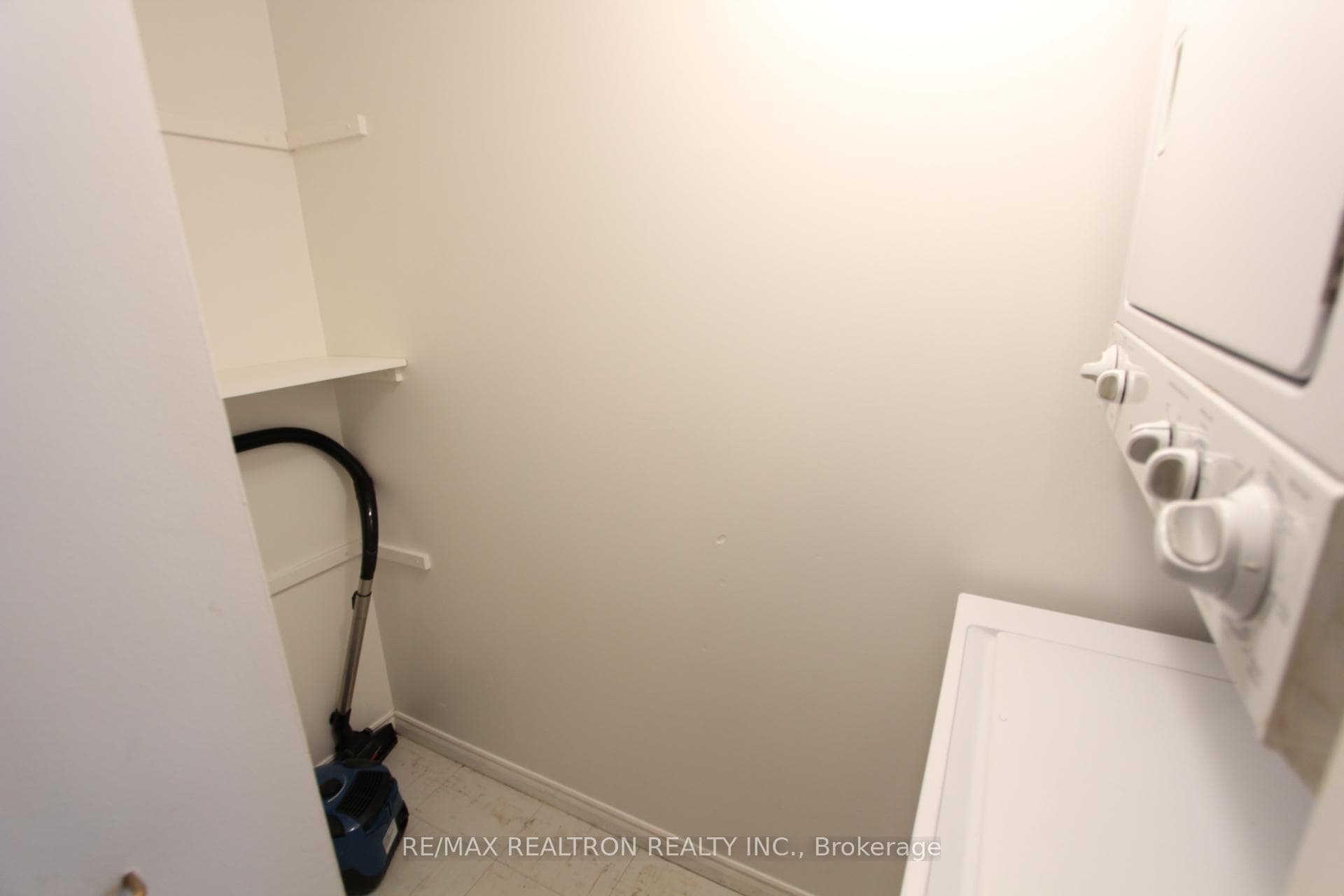 5765 Yonge Street Unit 1006 photo 22
