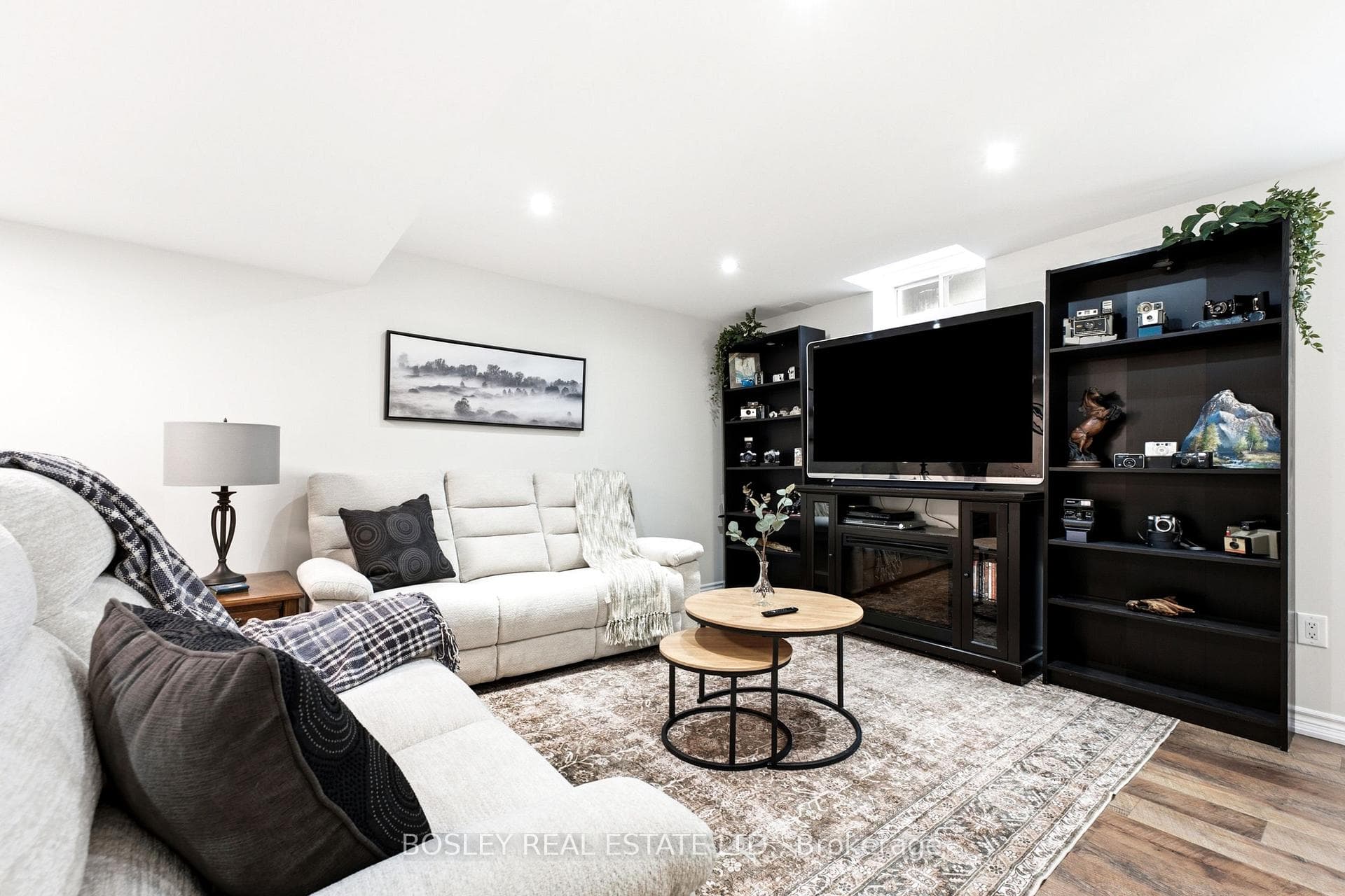 2160 Highcliffe Way photo 37