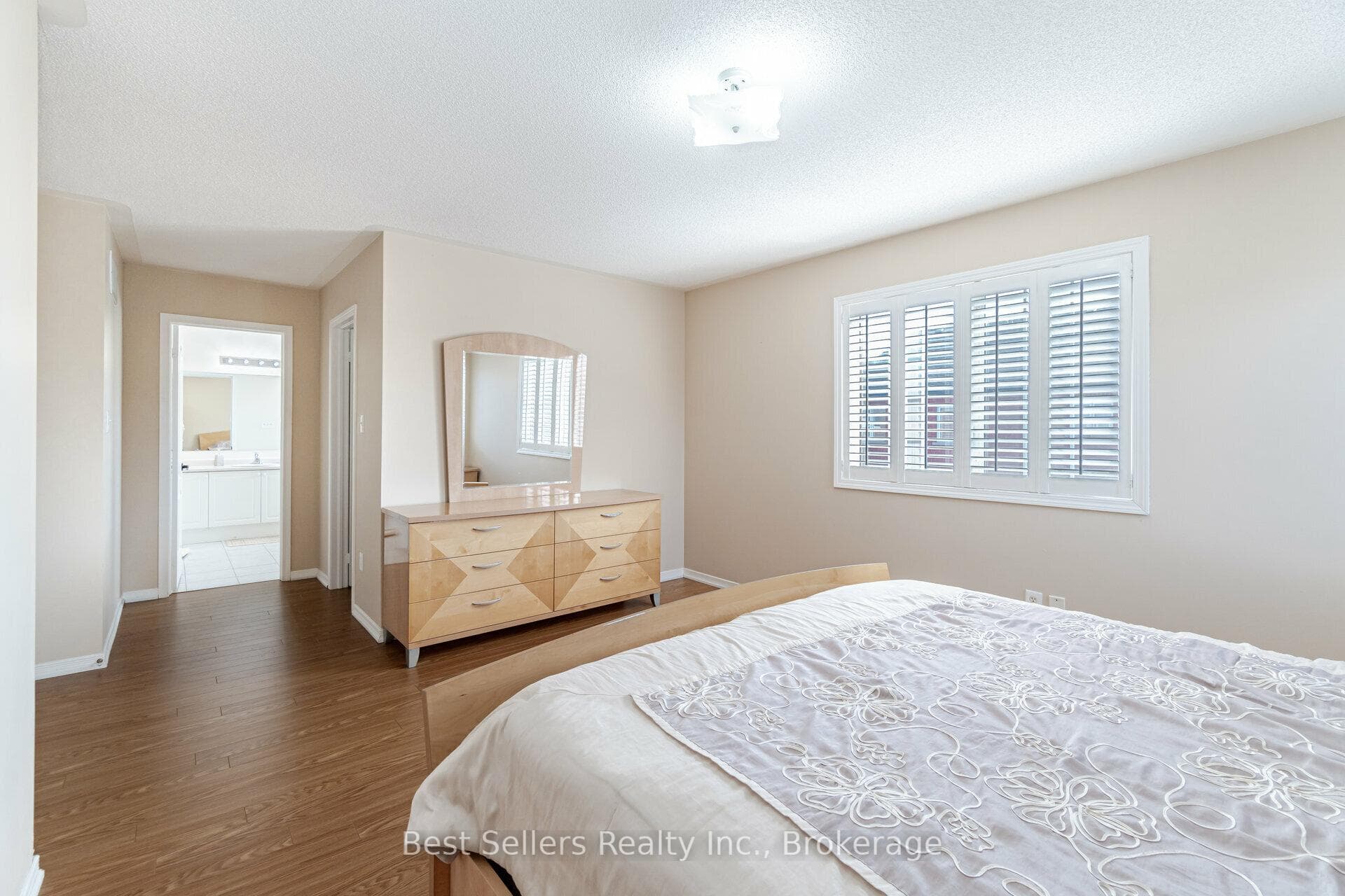 4 Beresford Crescent photo 22