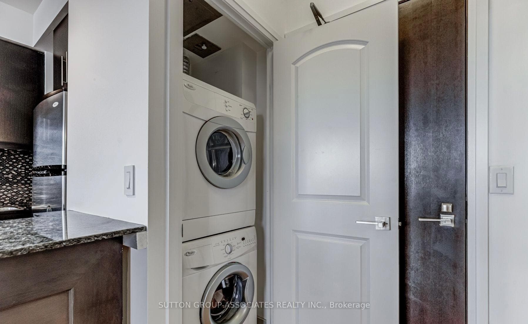 1 De Boers Drive Unit PH8 photo 18