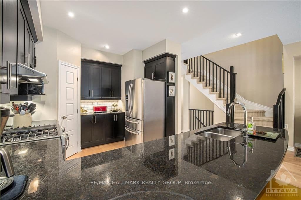 228 SOUTHBRIDGE Street photo 10