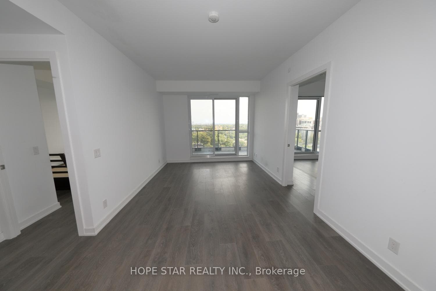 609 Avenue Road Unit 1403 photo 11