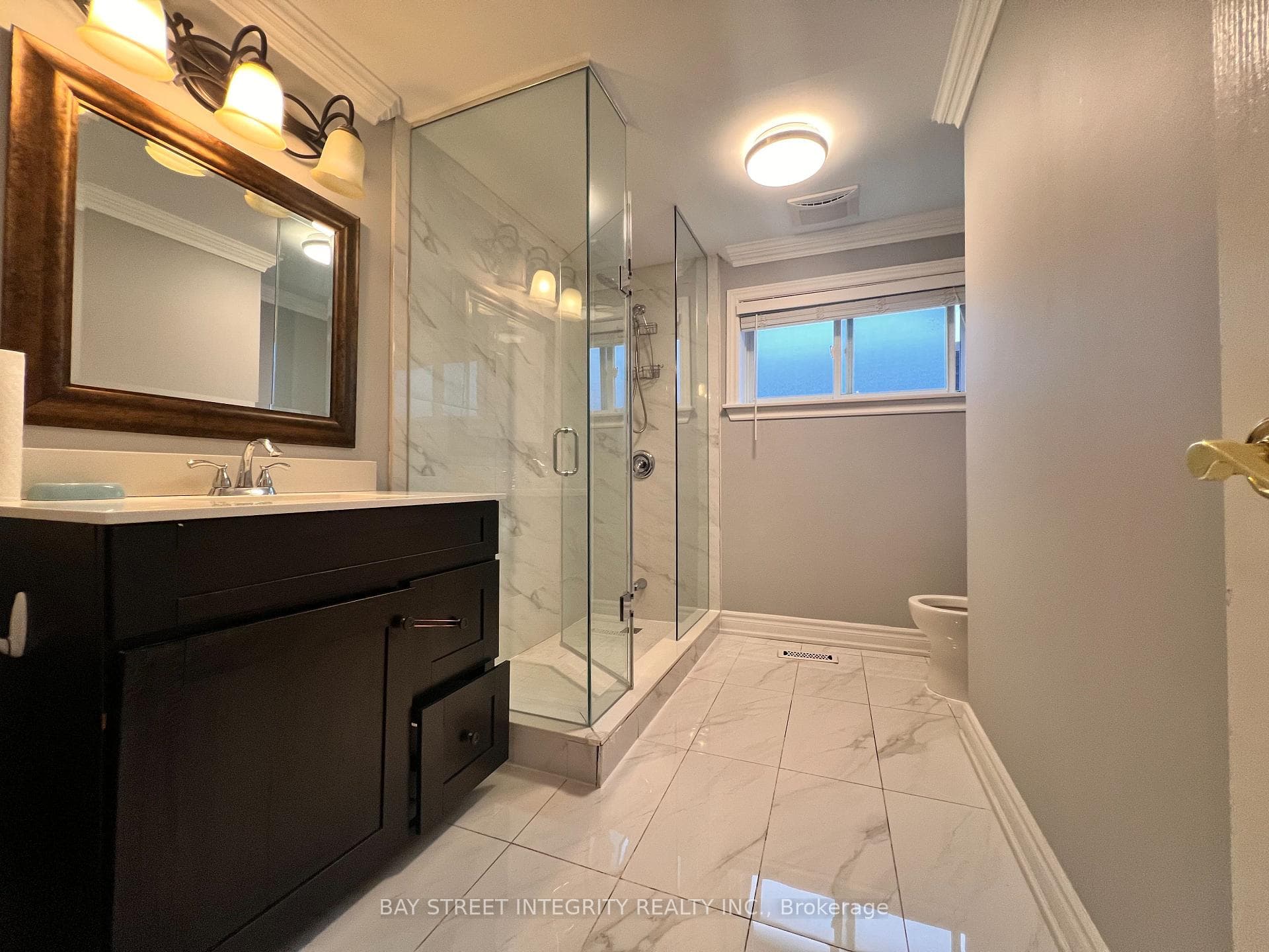 24 Hagerman Boulevard photo 10