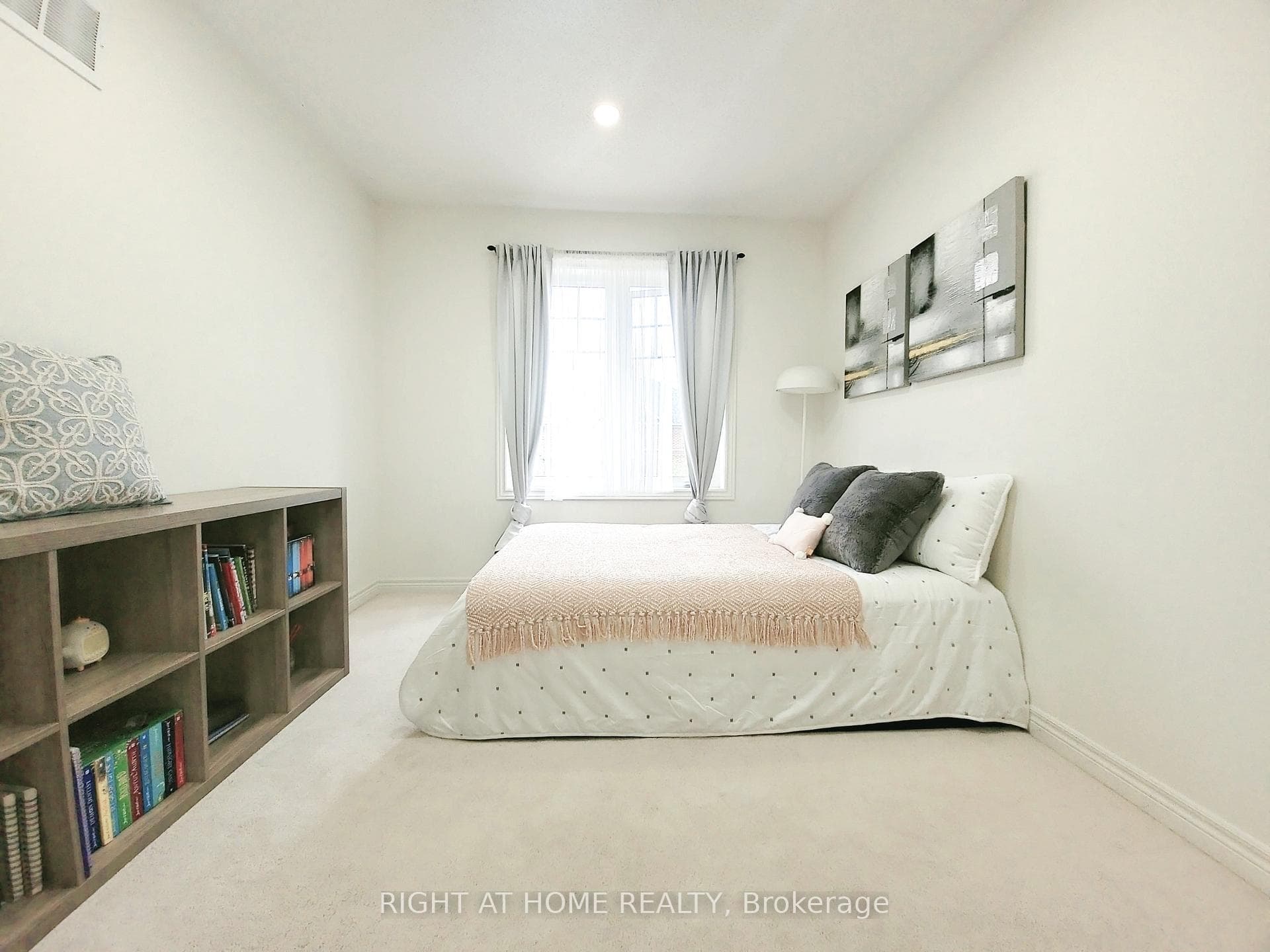 38 Courtland Crescent photo 25
