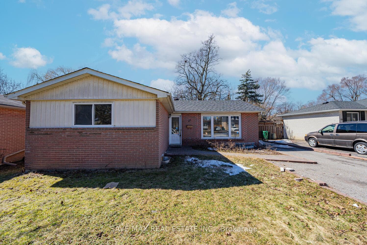 24 Evesham Crescent photo 1