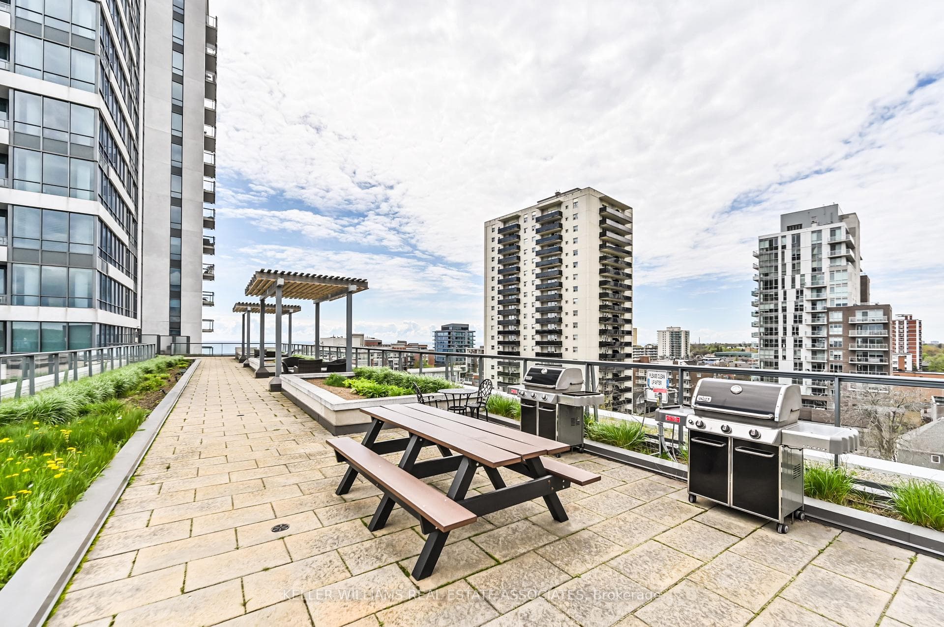 1 Hurontario Street Unit 1308 photo 35