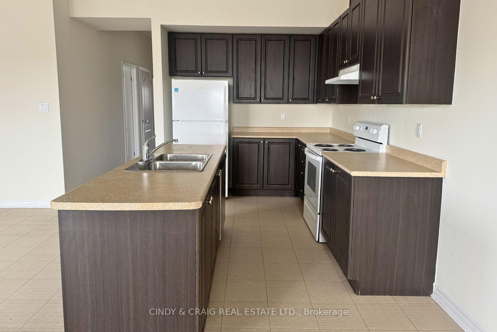 15 Rosswell Drive Unit 9 photo 2