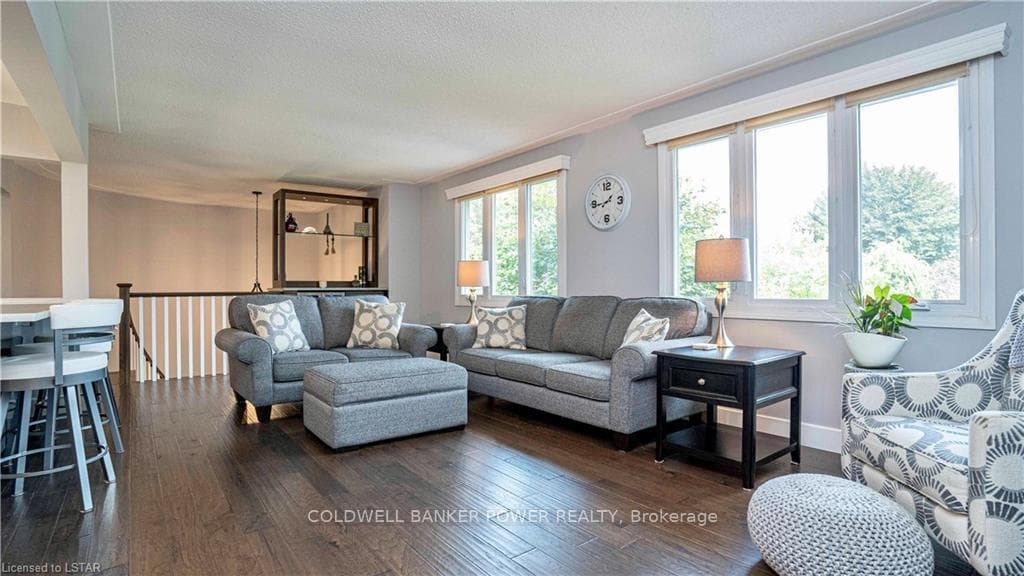 32 CONIFER Court photo 12