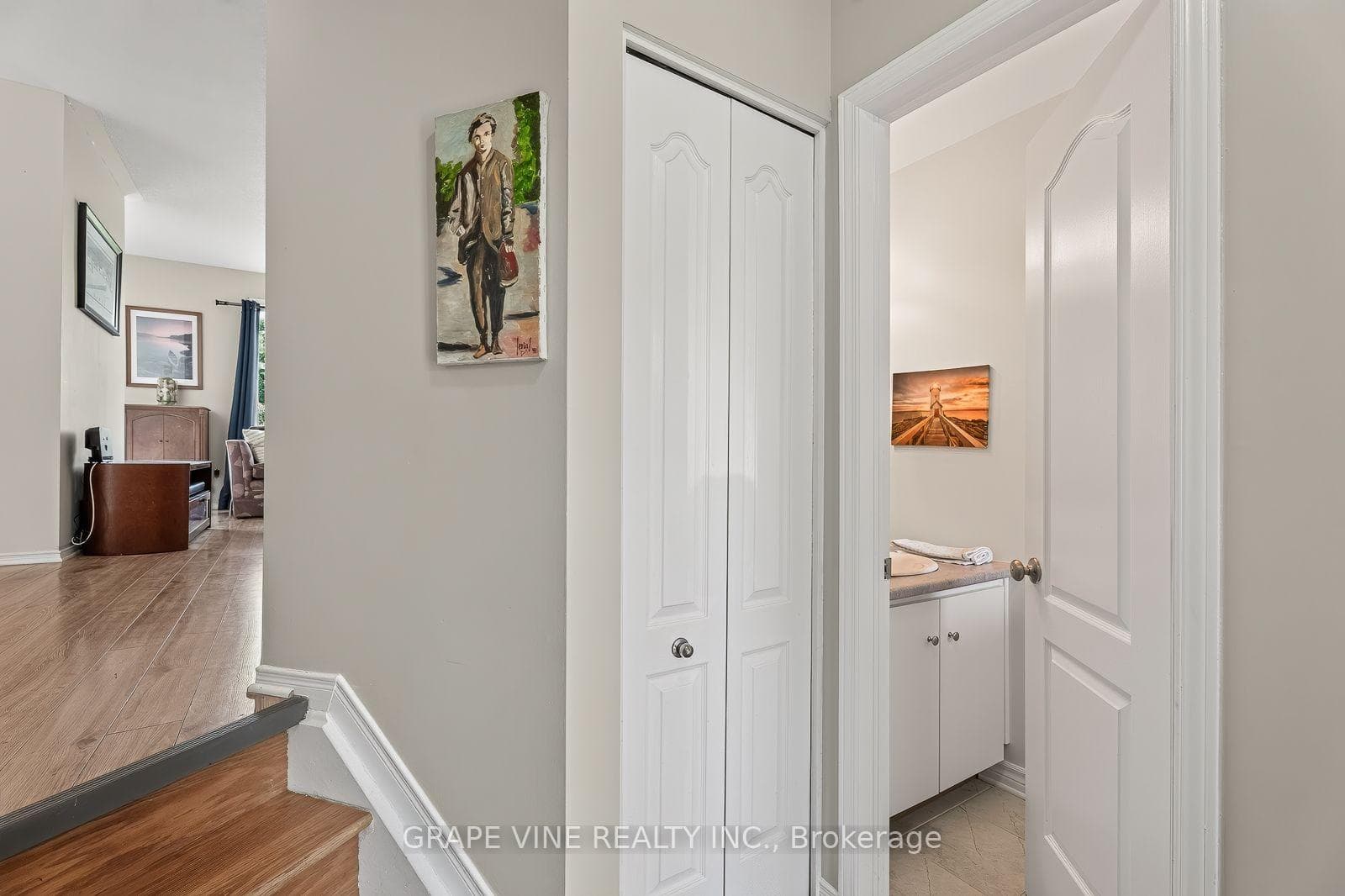 741 Maley Street photo 11
