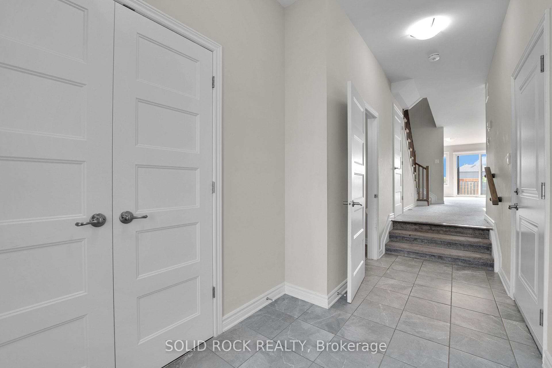 82 O'Donovan Drive photo 4