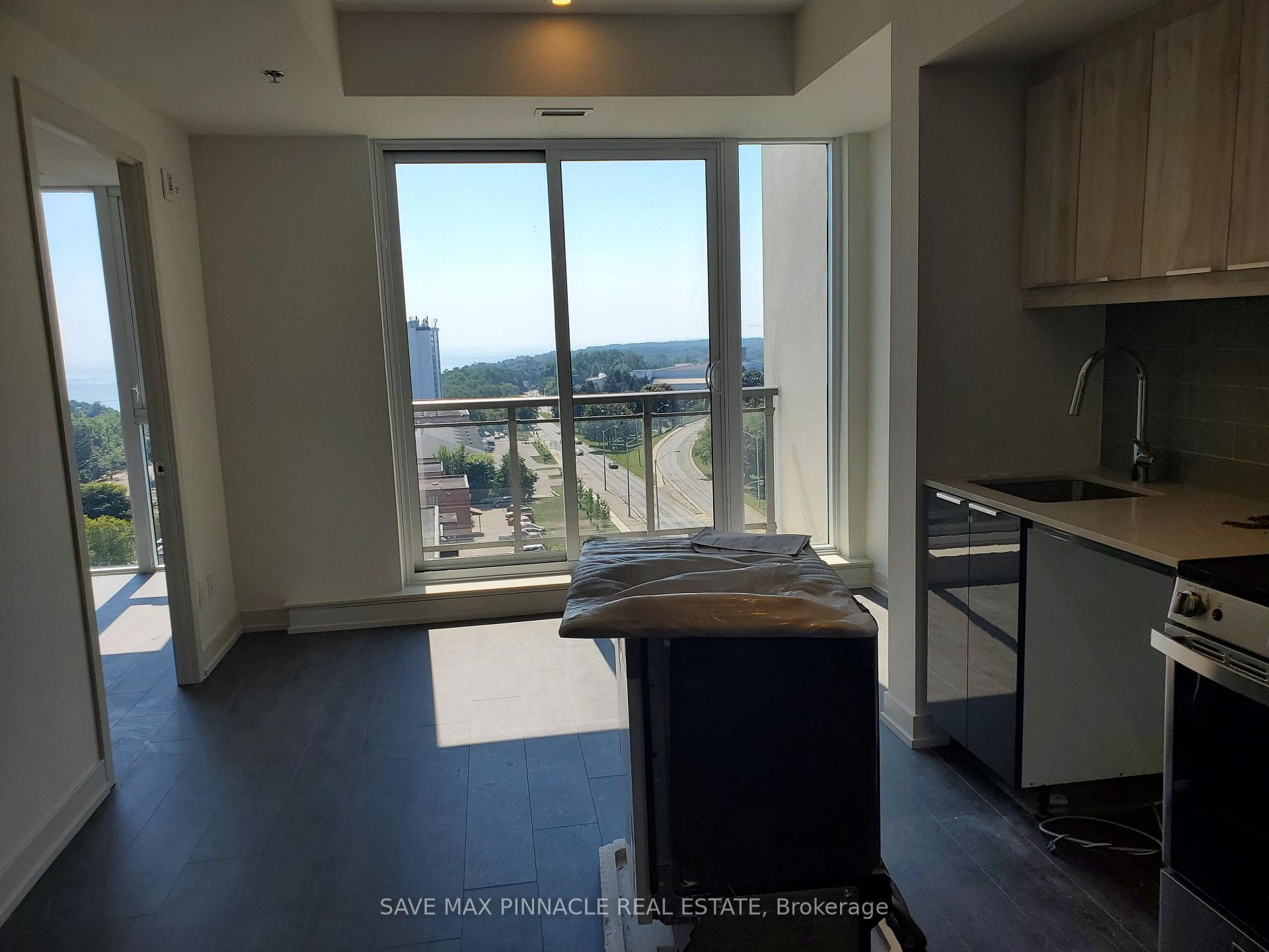 90 GLEN EVEREST Road Unit 814 photo 3
