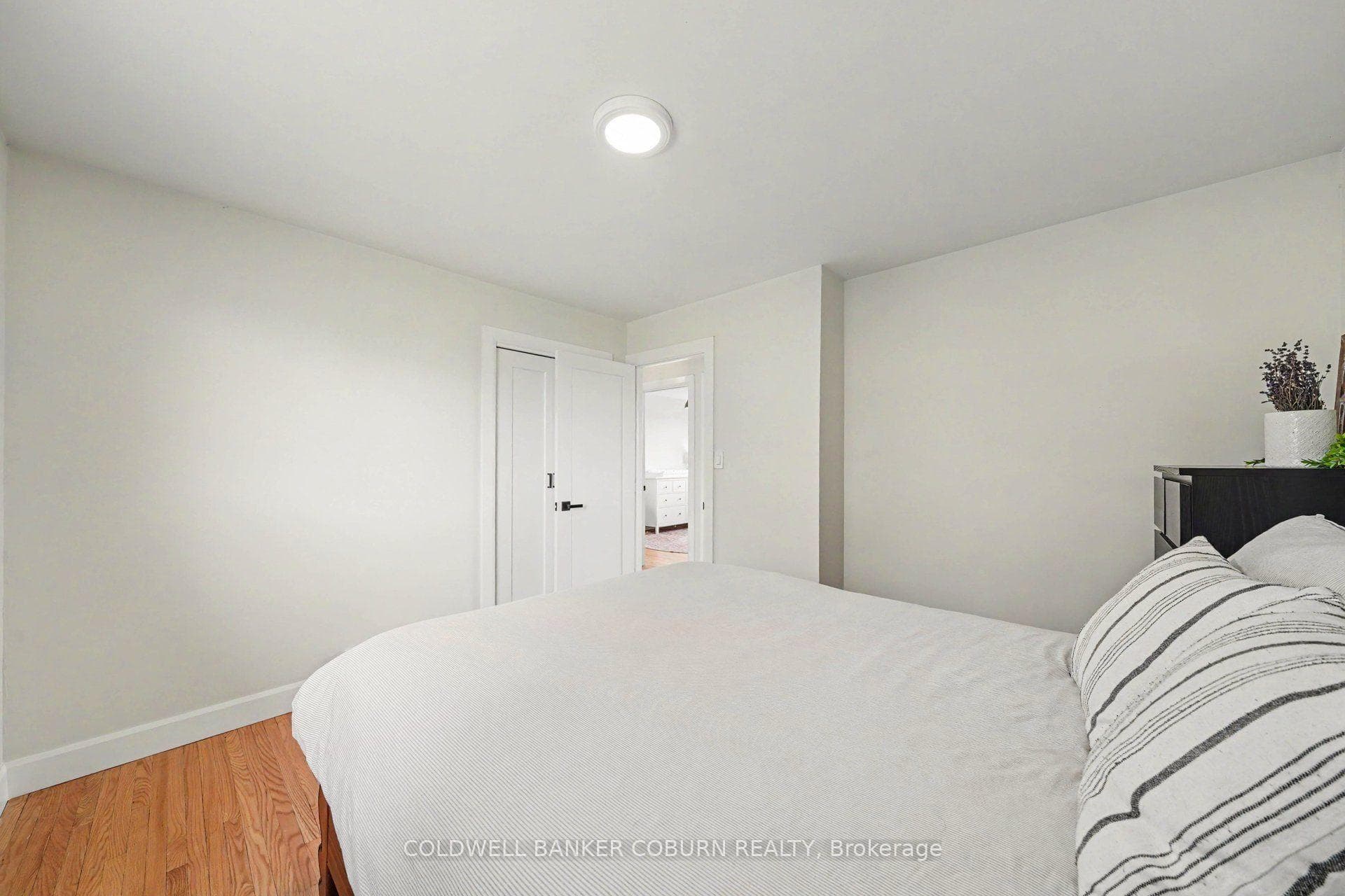11895 Cloverdale Road photo 14