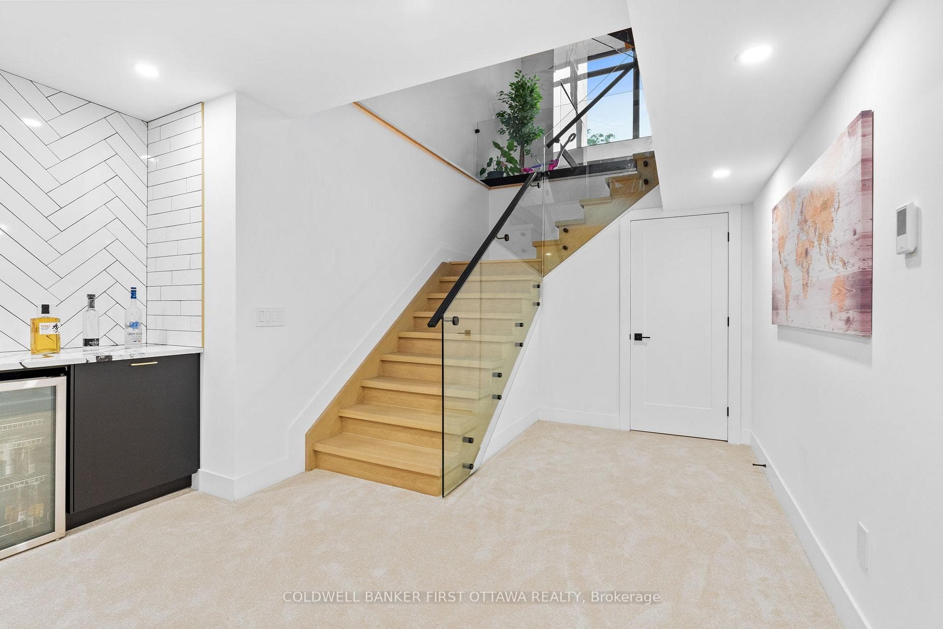 1124 Normandy Crescent photo 35