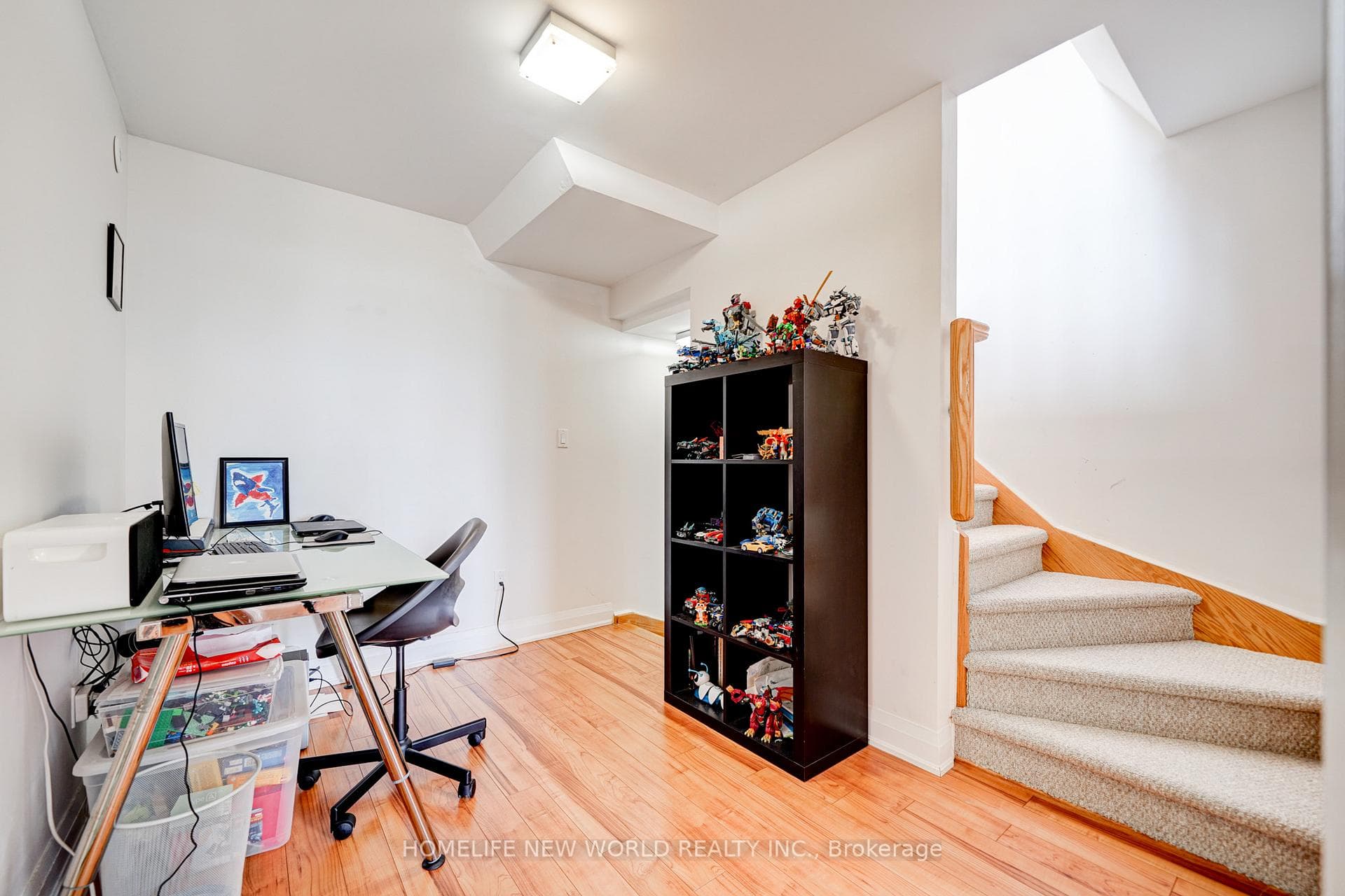320 John Street Unit 229 photo 26