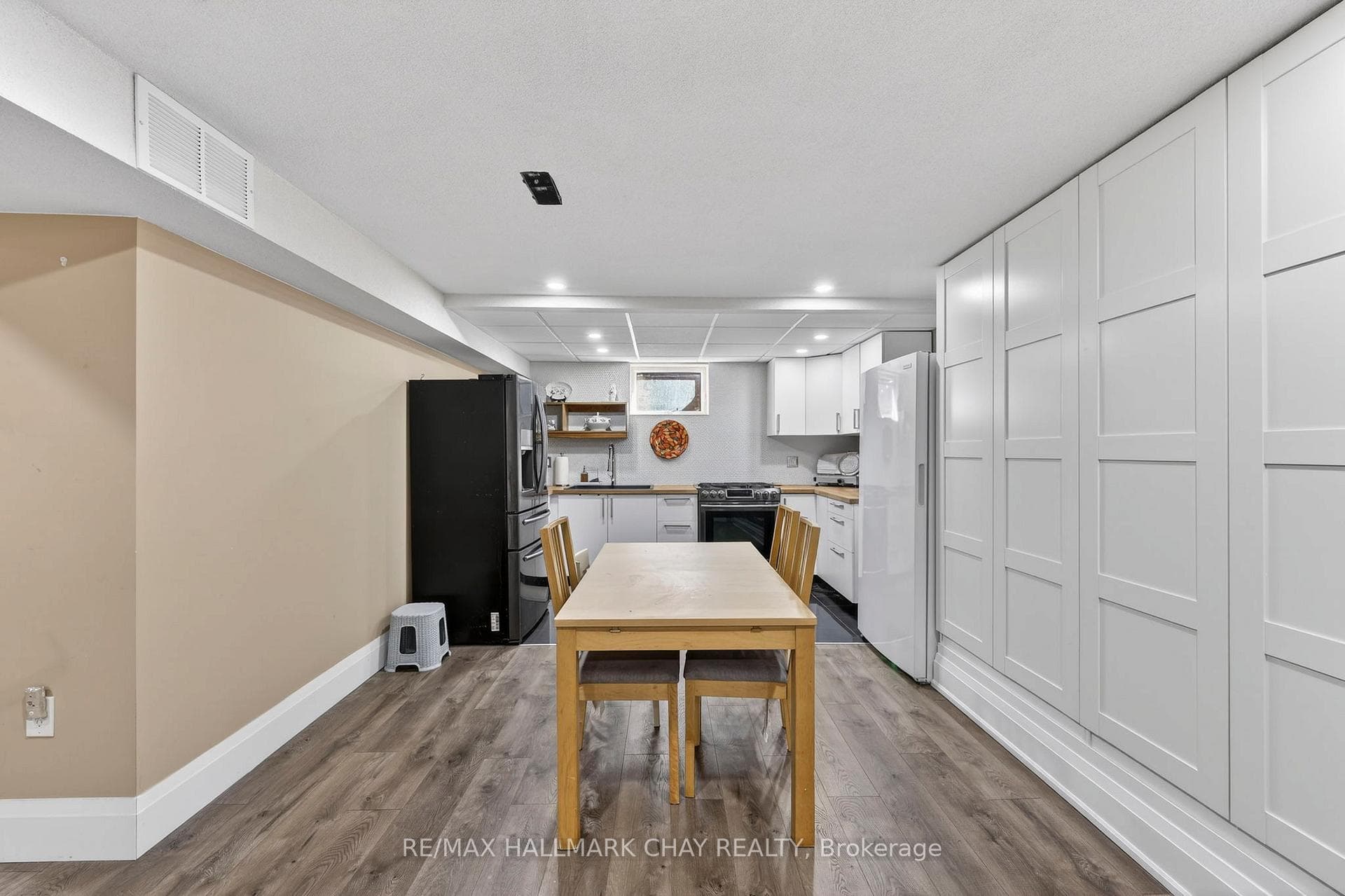 2151 Hughes Drive photo 32