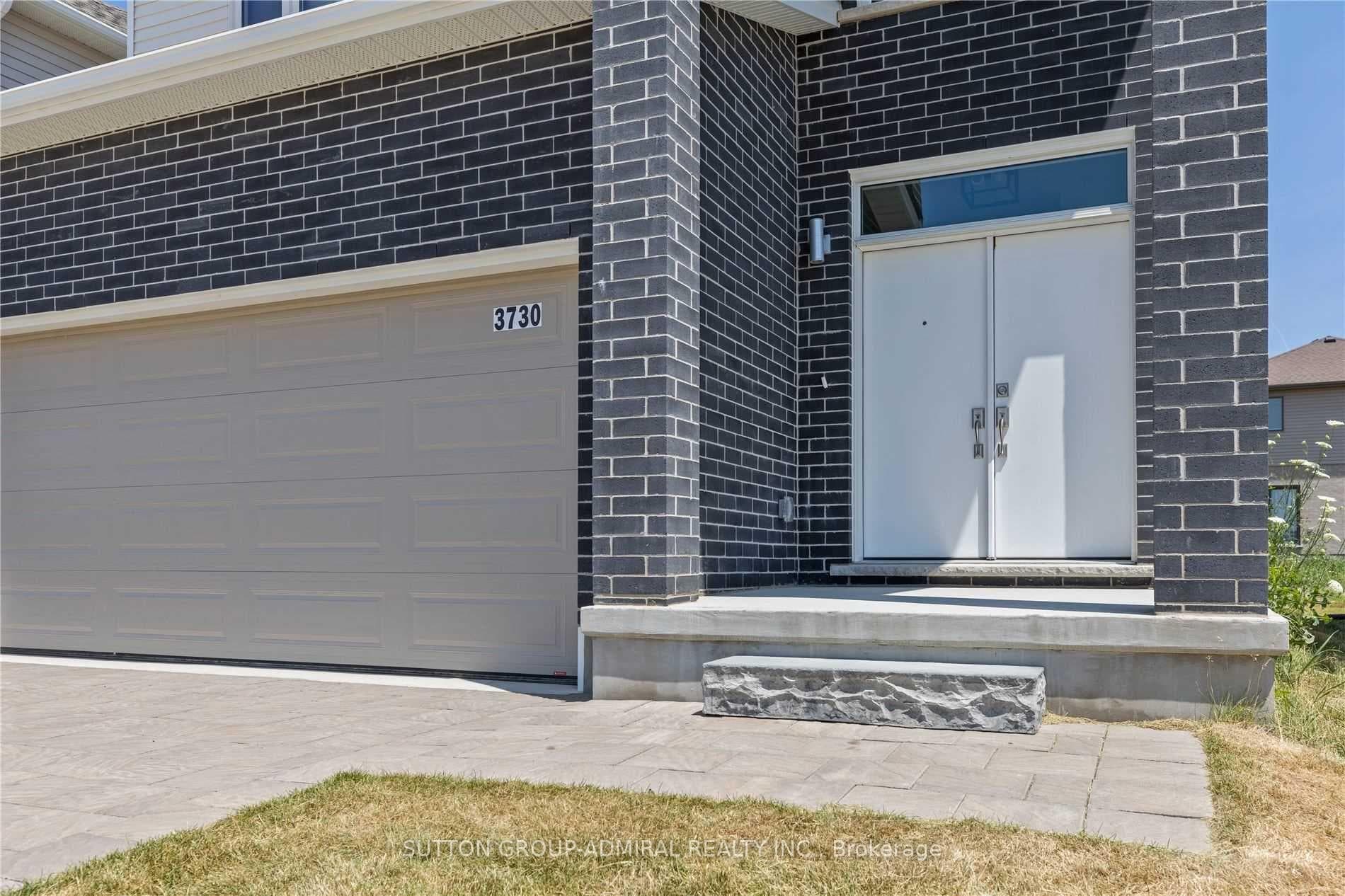 3730 Somerston Crescent photo 3