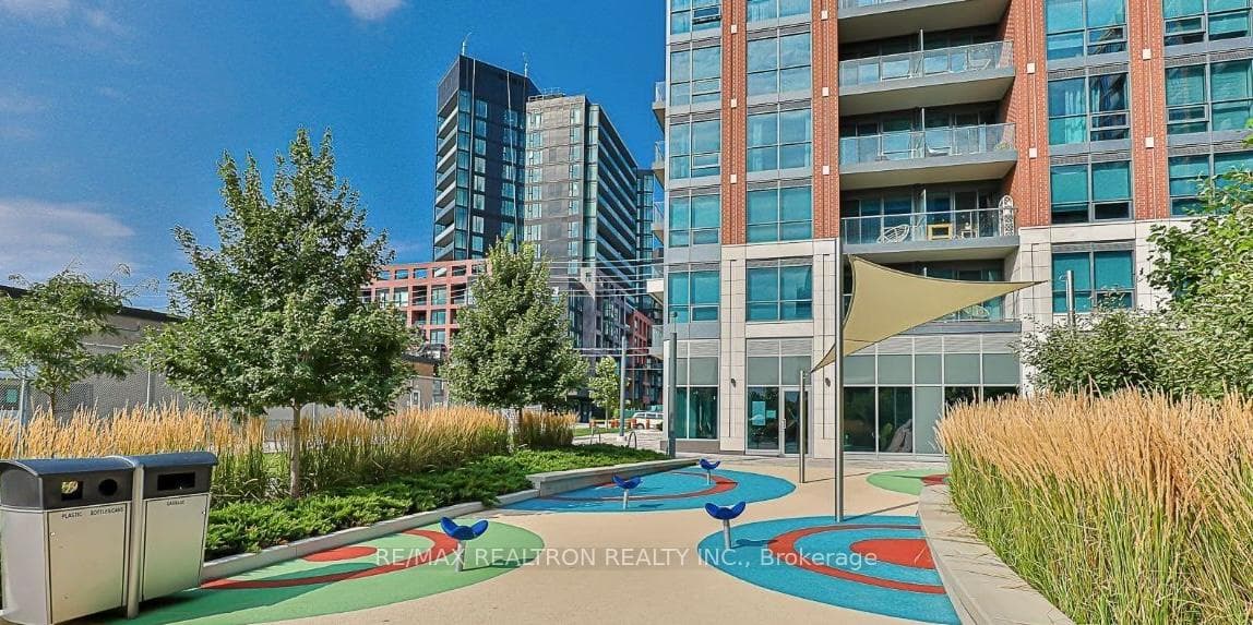31 Tippett Road Unit 636 photo 33