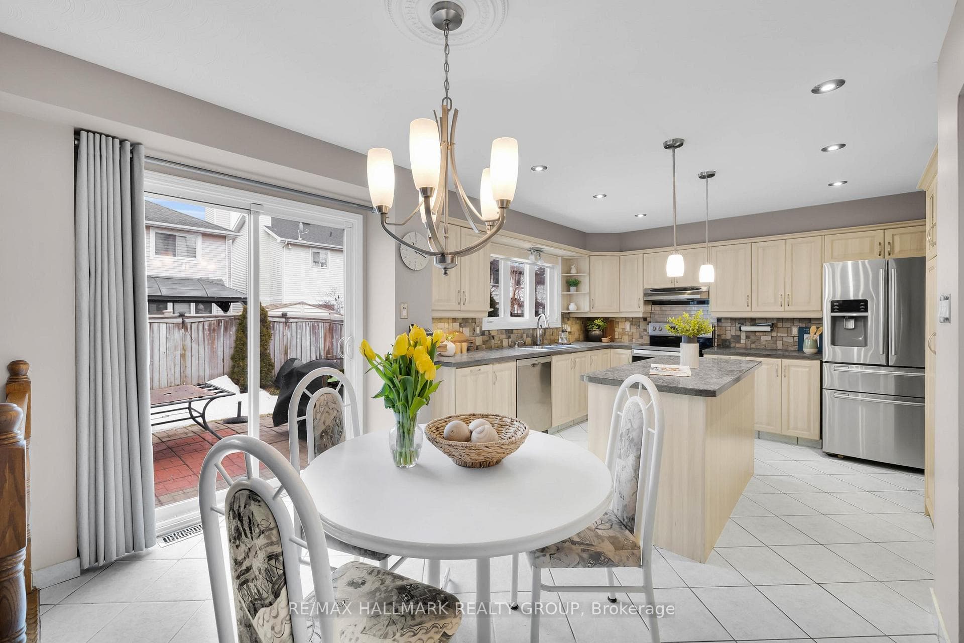 Kitchen with Eat in Kitchen