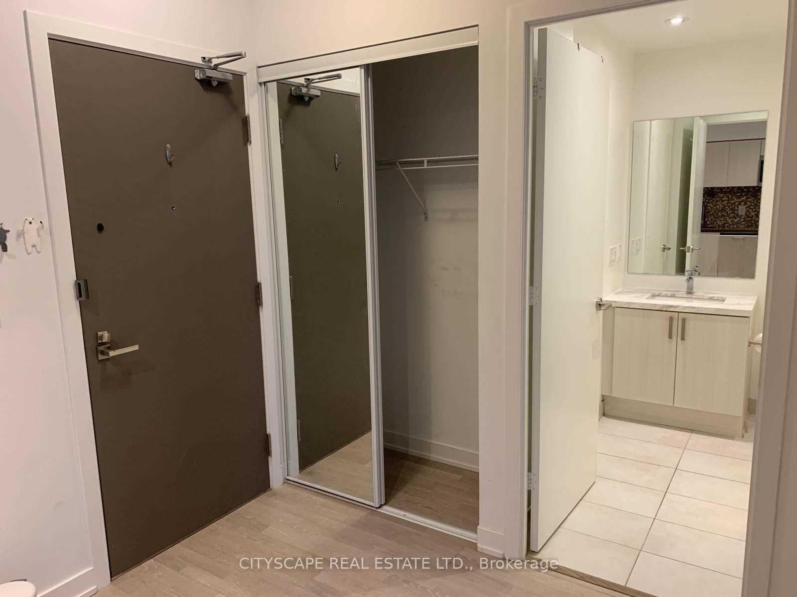 501 St. Clair Avenue Unit 606 photo 6