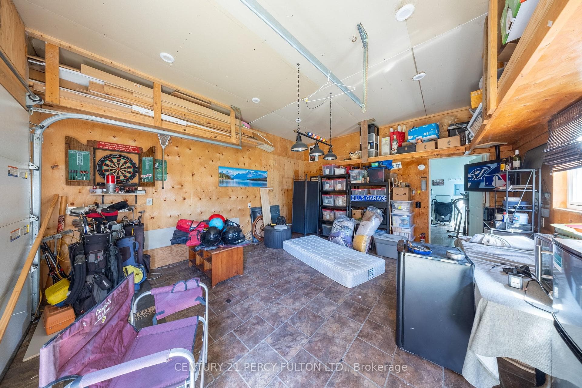 816 SIMCOE Street photo 34
