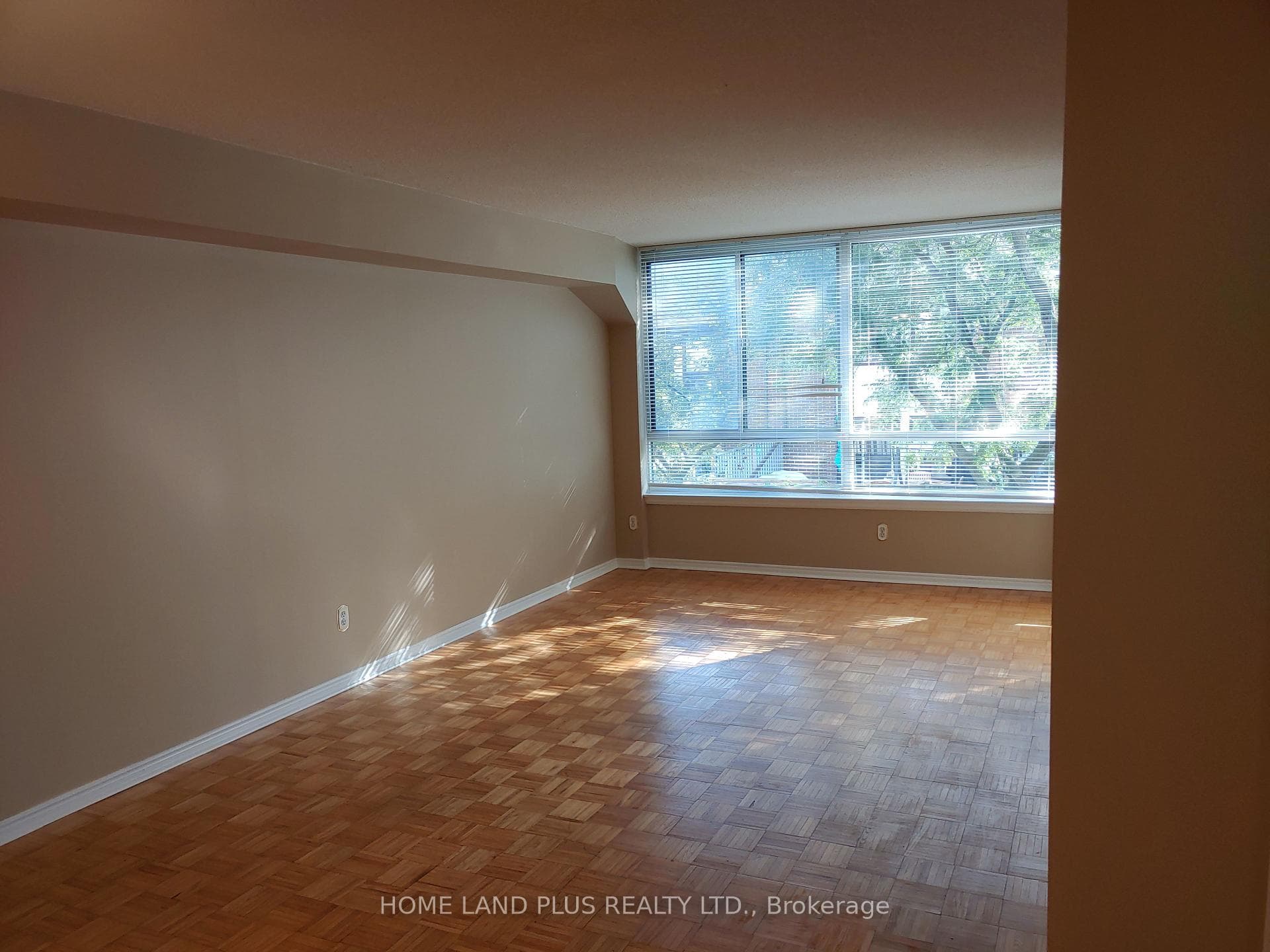 1001 Cedarglen Gate Unit 121 photo 18