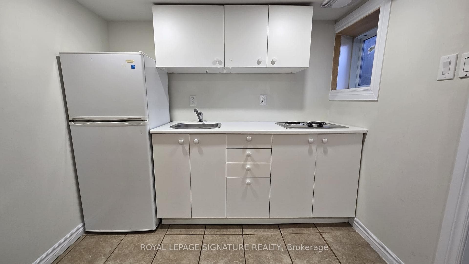 3661 Lakeshore Boulevard Unit Lower #3 photo 4