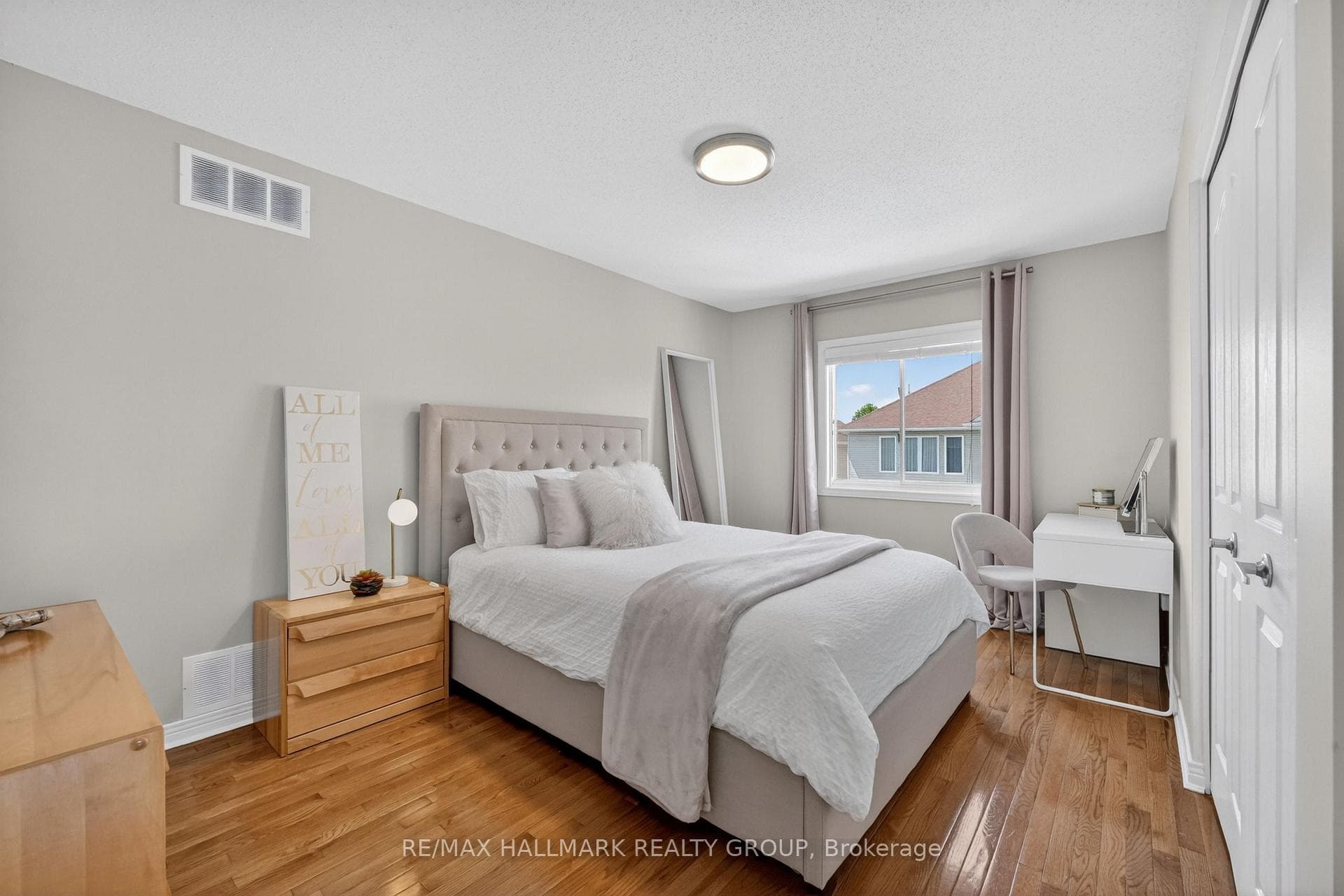 1091 Charest Way photo 29